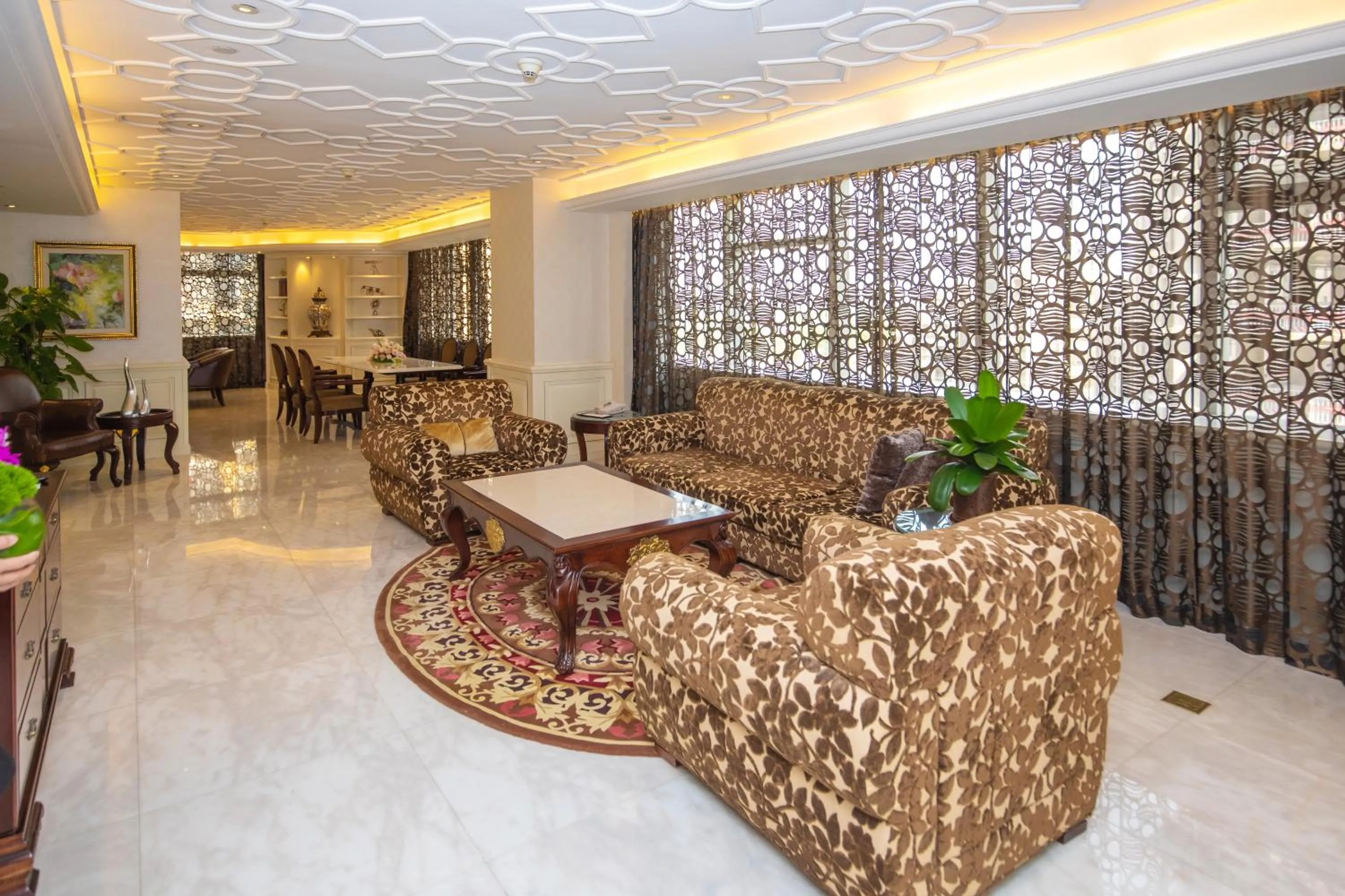 Seating area in Air China Boyue Beijing Hotel