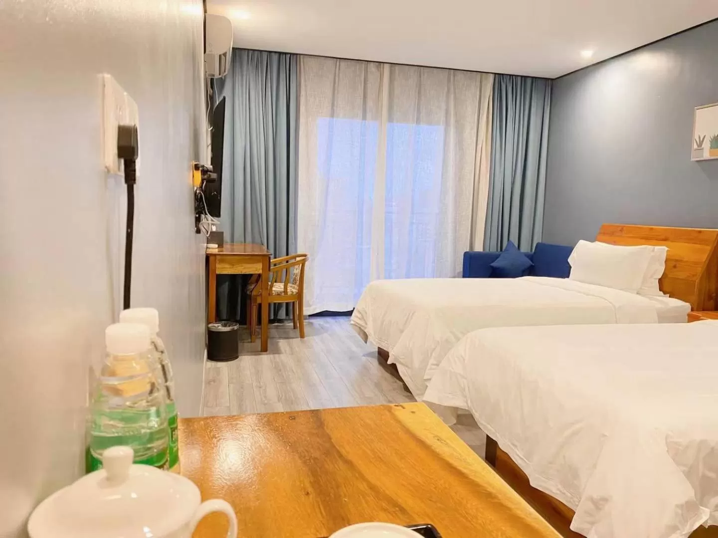 Bedroom in Junlan Hotel