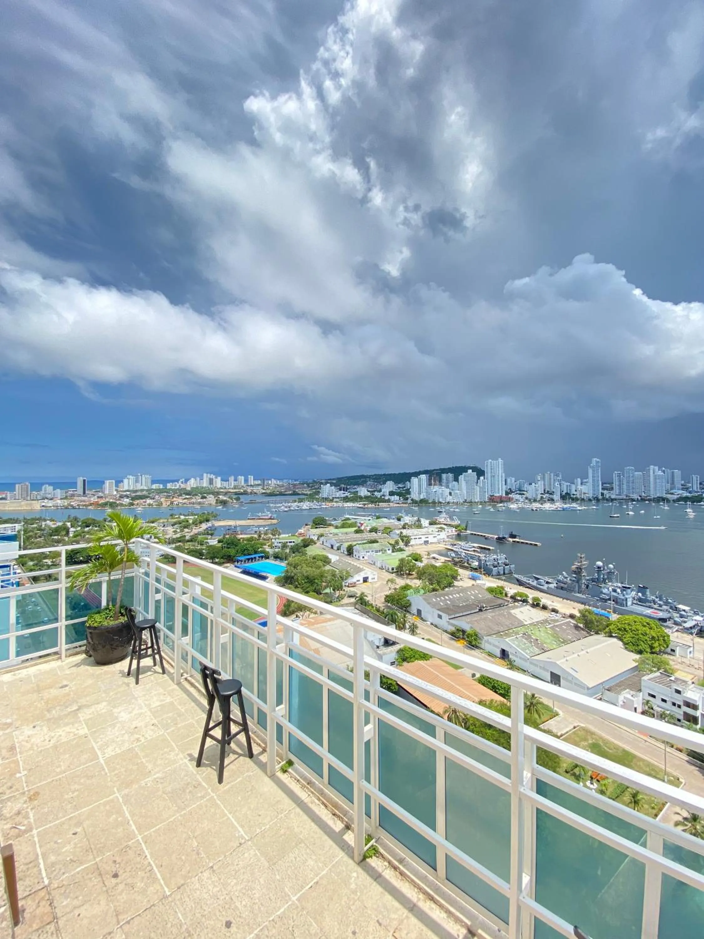 Swimming pool in Hotel Cartagena Premium