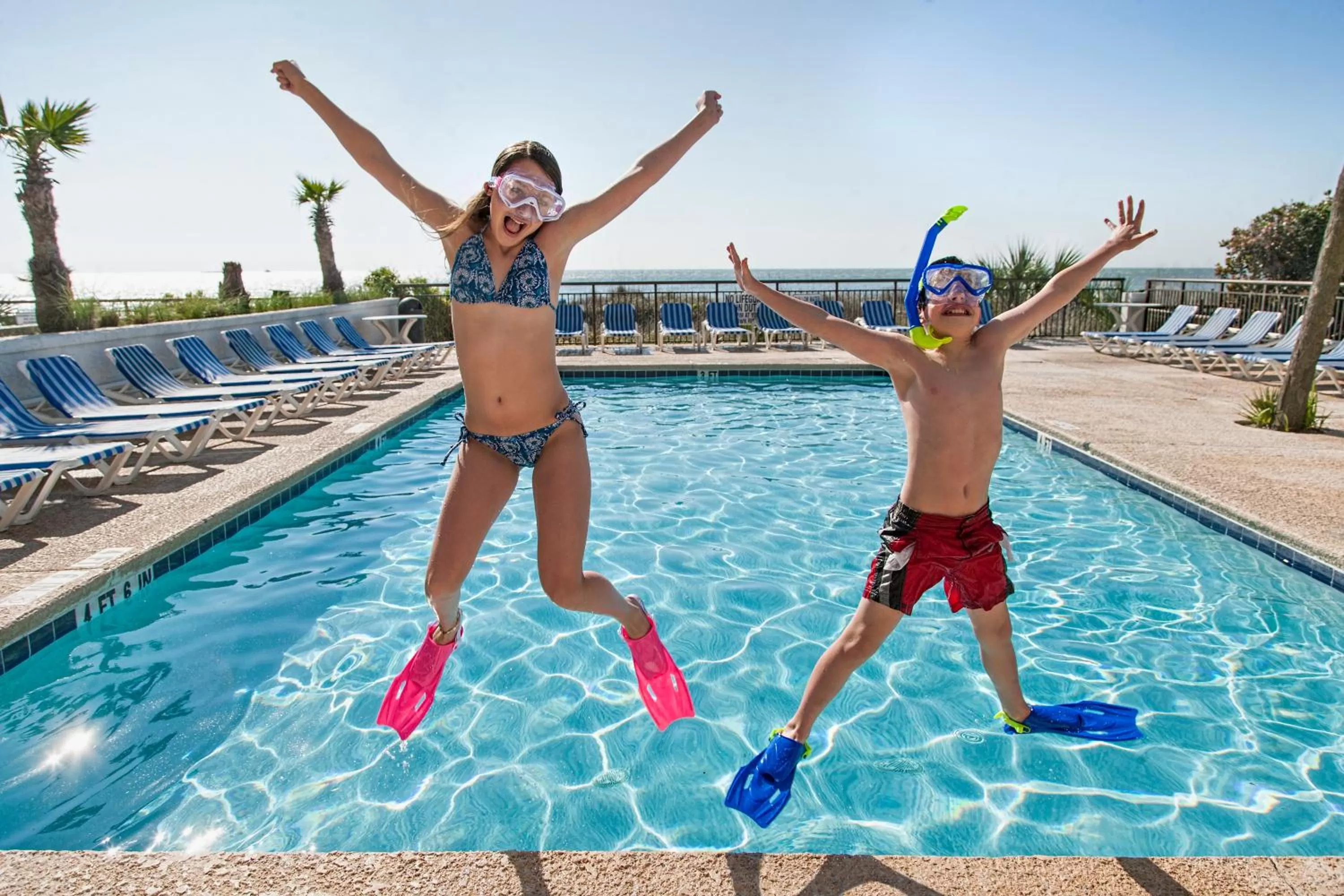Swimming pool in Hotel Blue