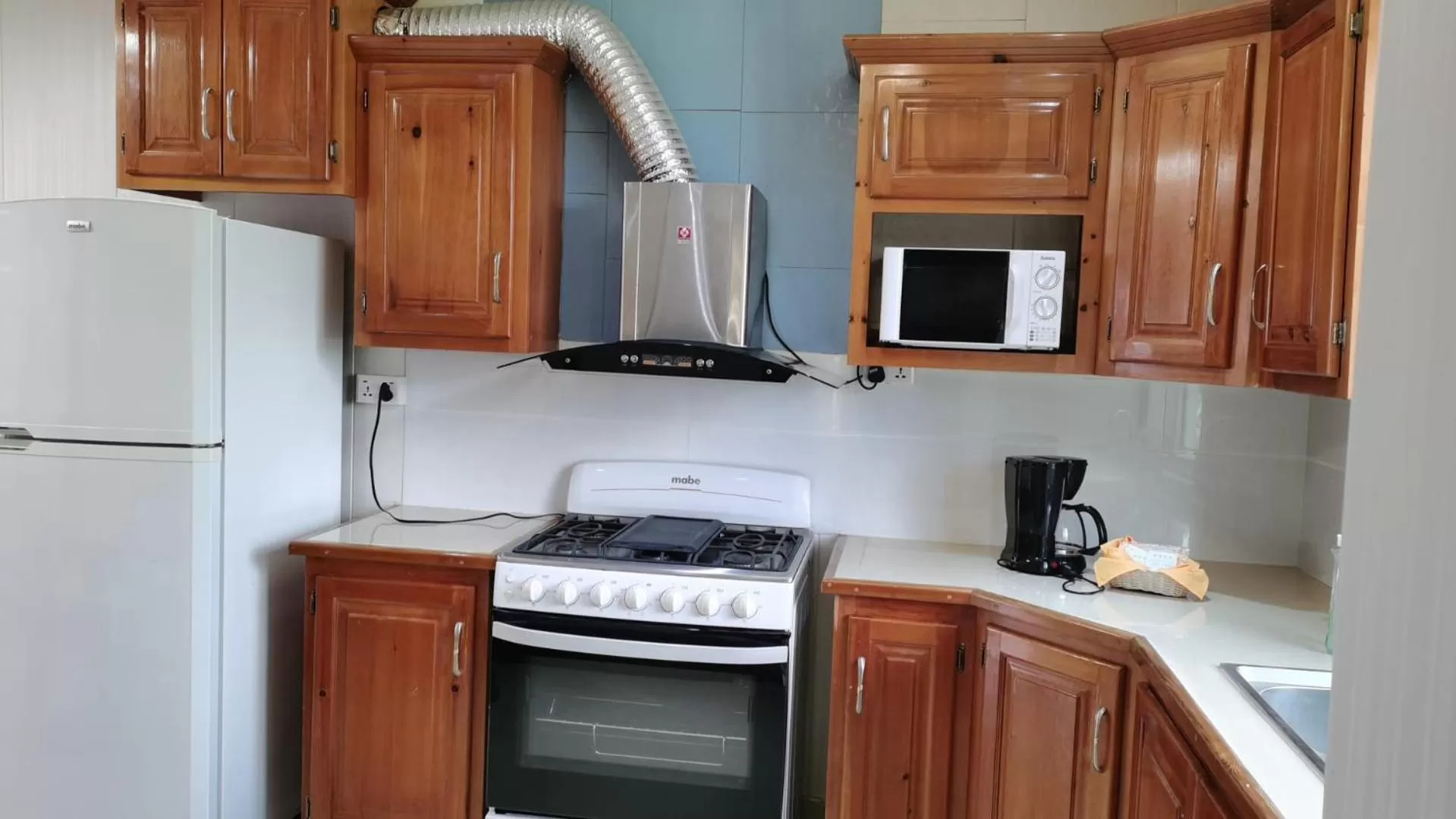 kitchen, Kitchen/Kitchenette in Riverside Hotel