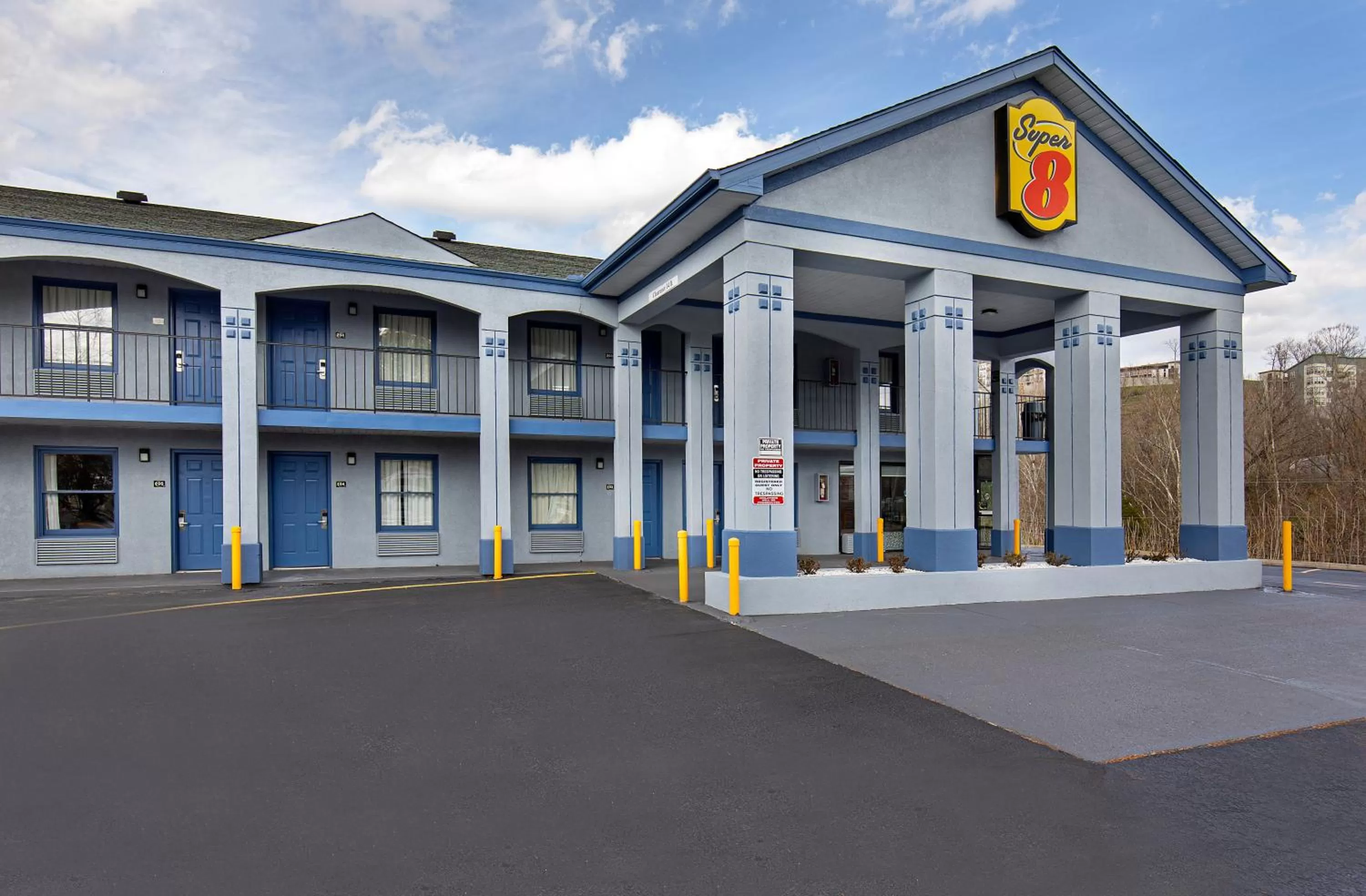 Property building in Super 8 by Wyndham Nashville West