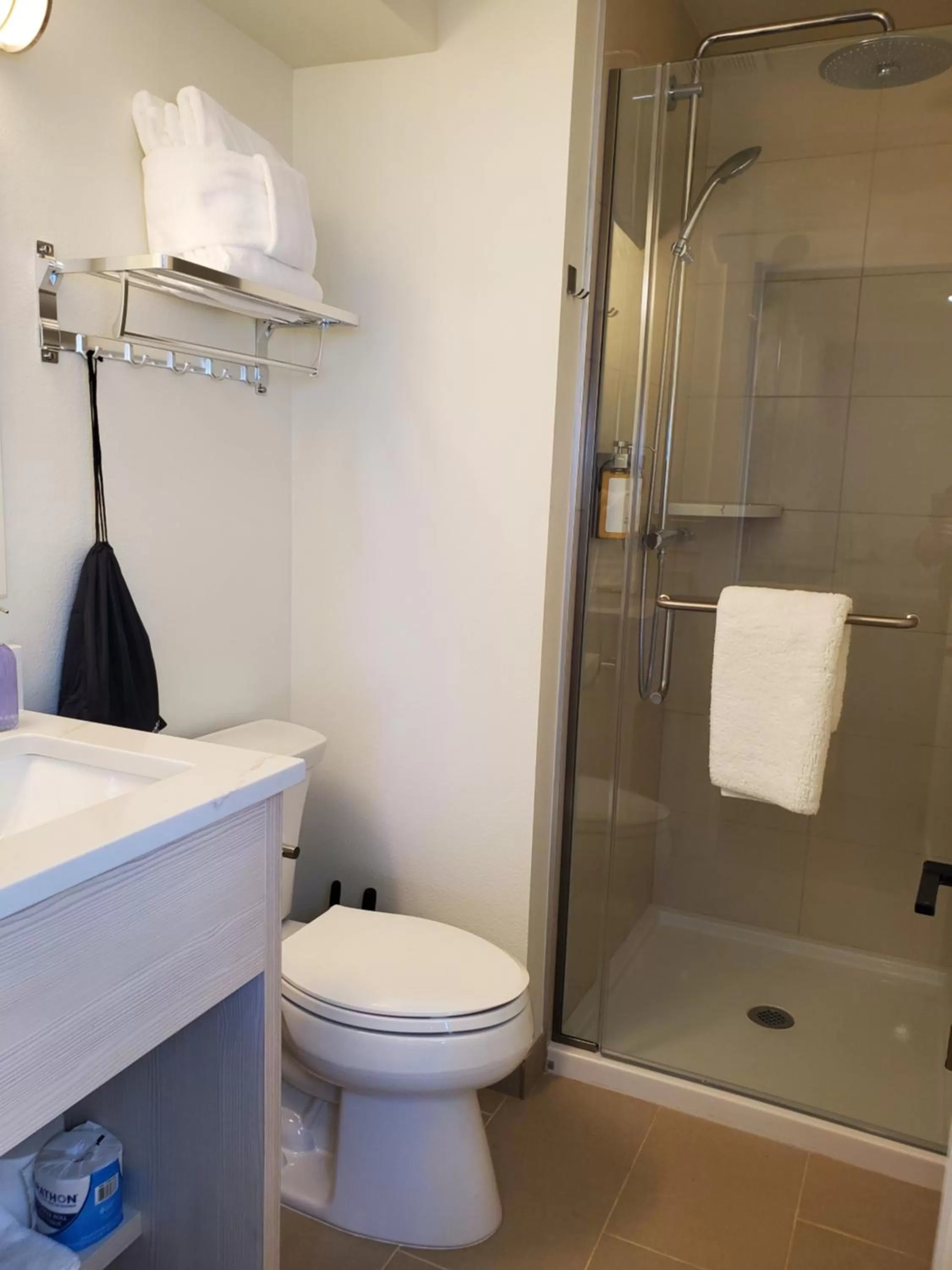 Shower in Moonstone Beach Motel