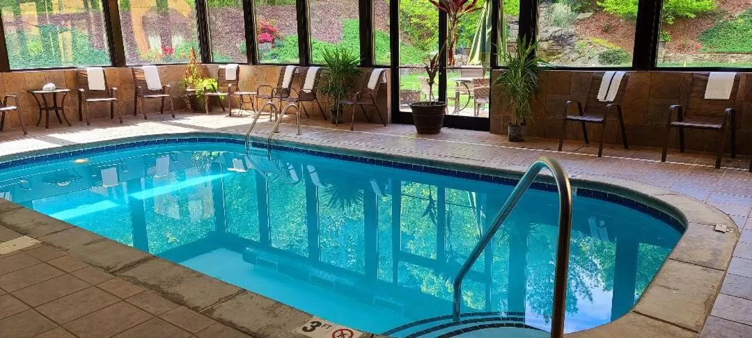 Swimming pool in The Lodge at Flat Rock