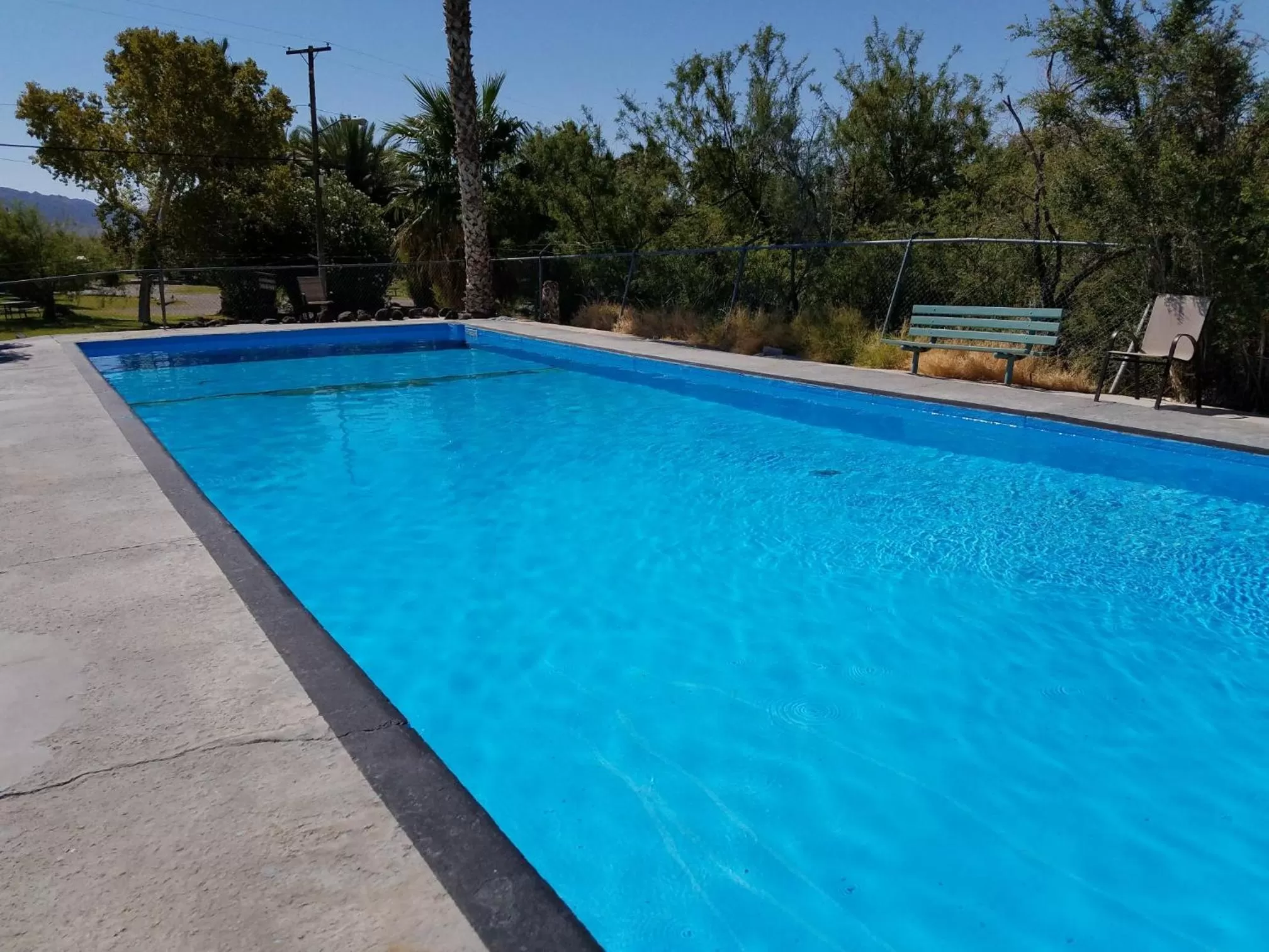 Swimming pool in Shoshone Inn