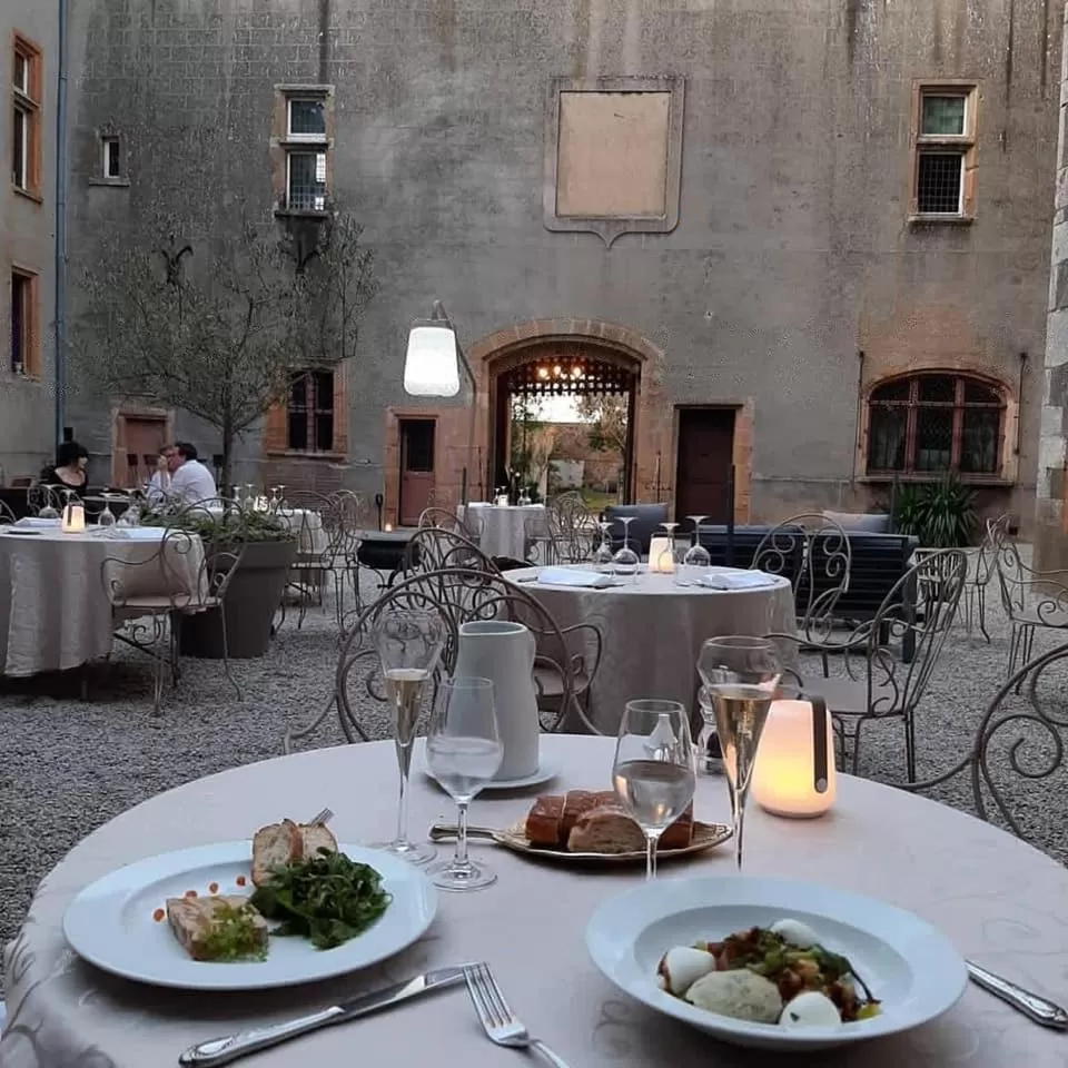 Restaurant/places to eat in Château de Varennes