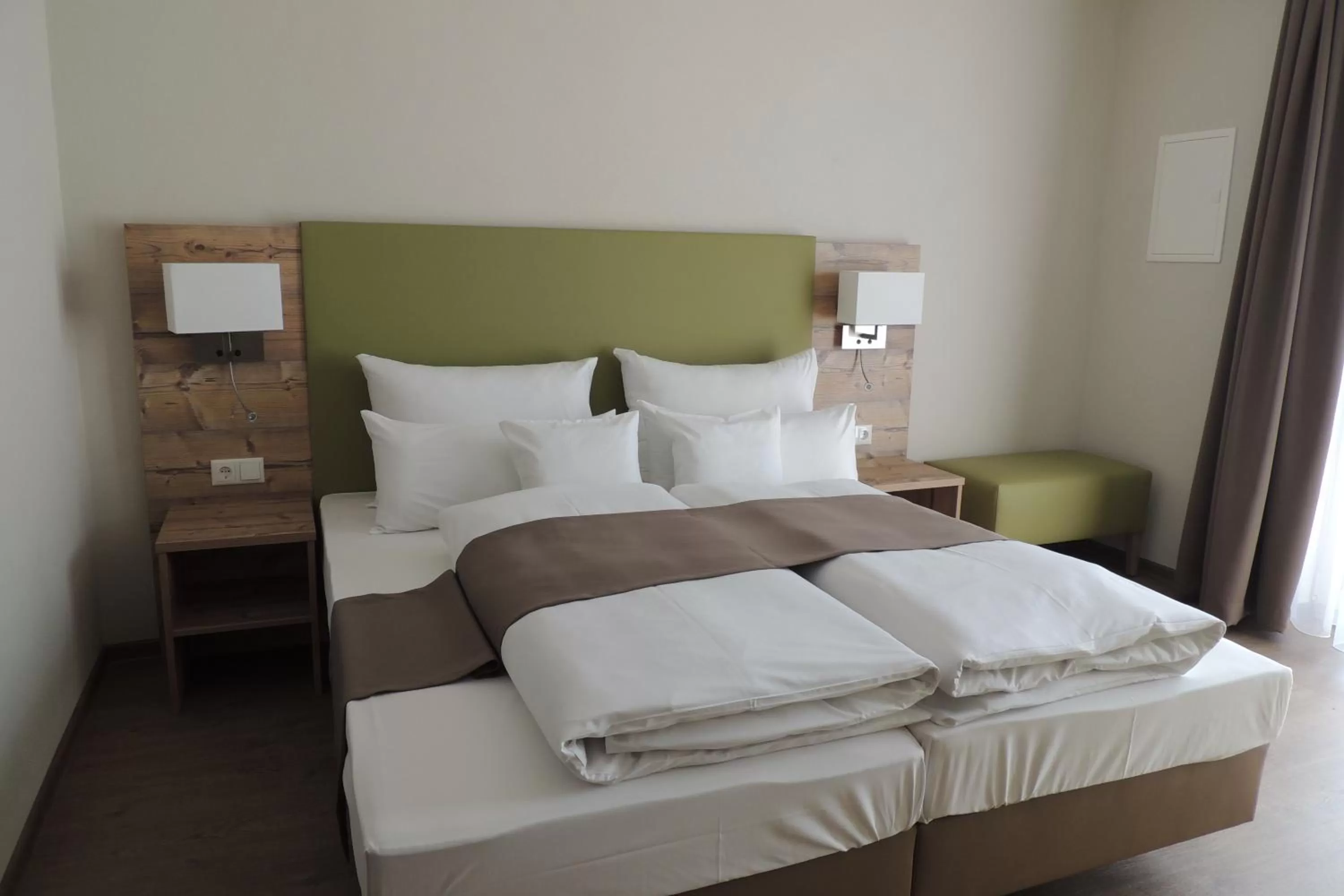 Bed in Hotel-Gasthof Neue Post