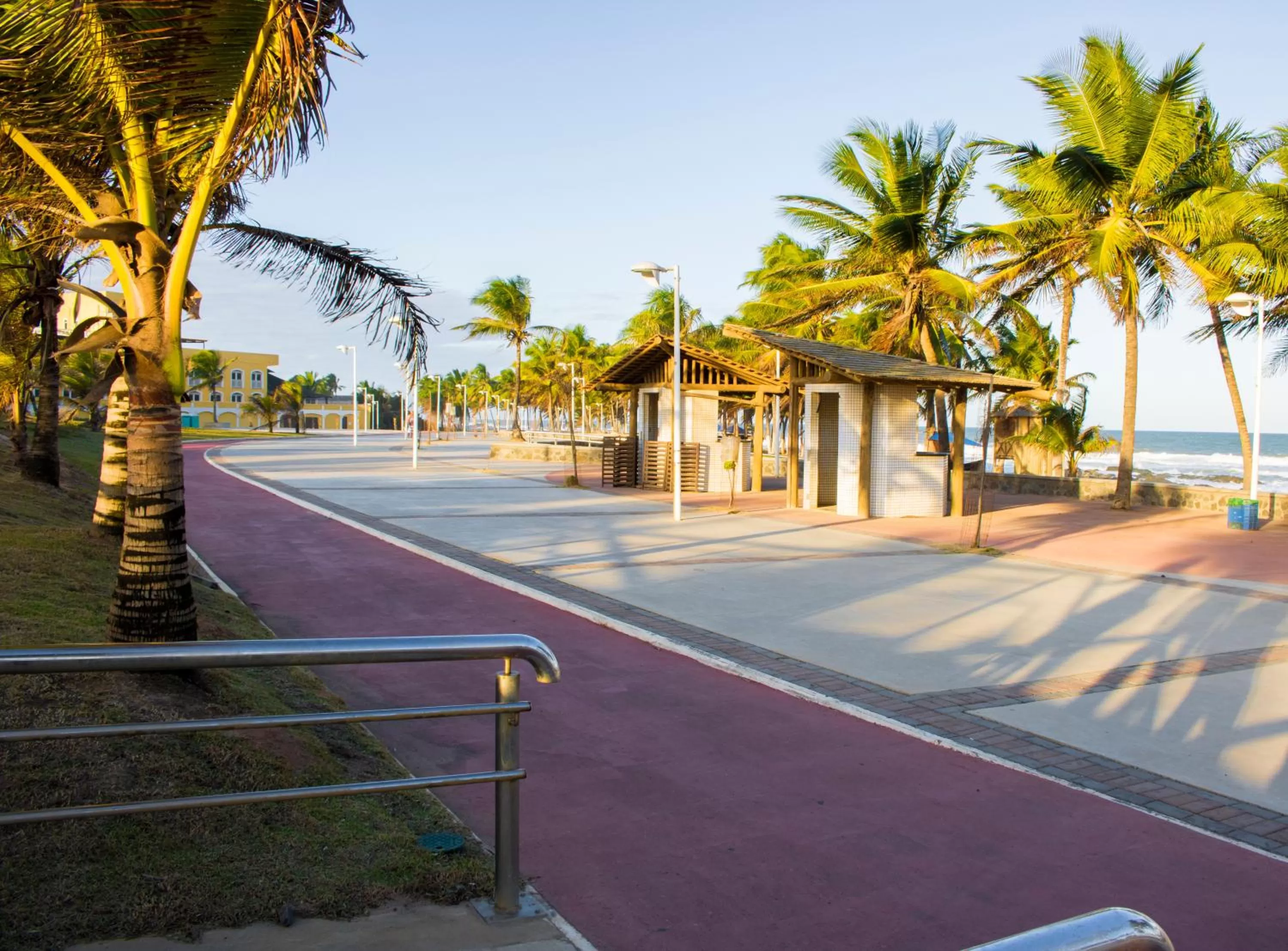 Day in Farol de Itapuã Praia Hotel