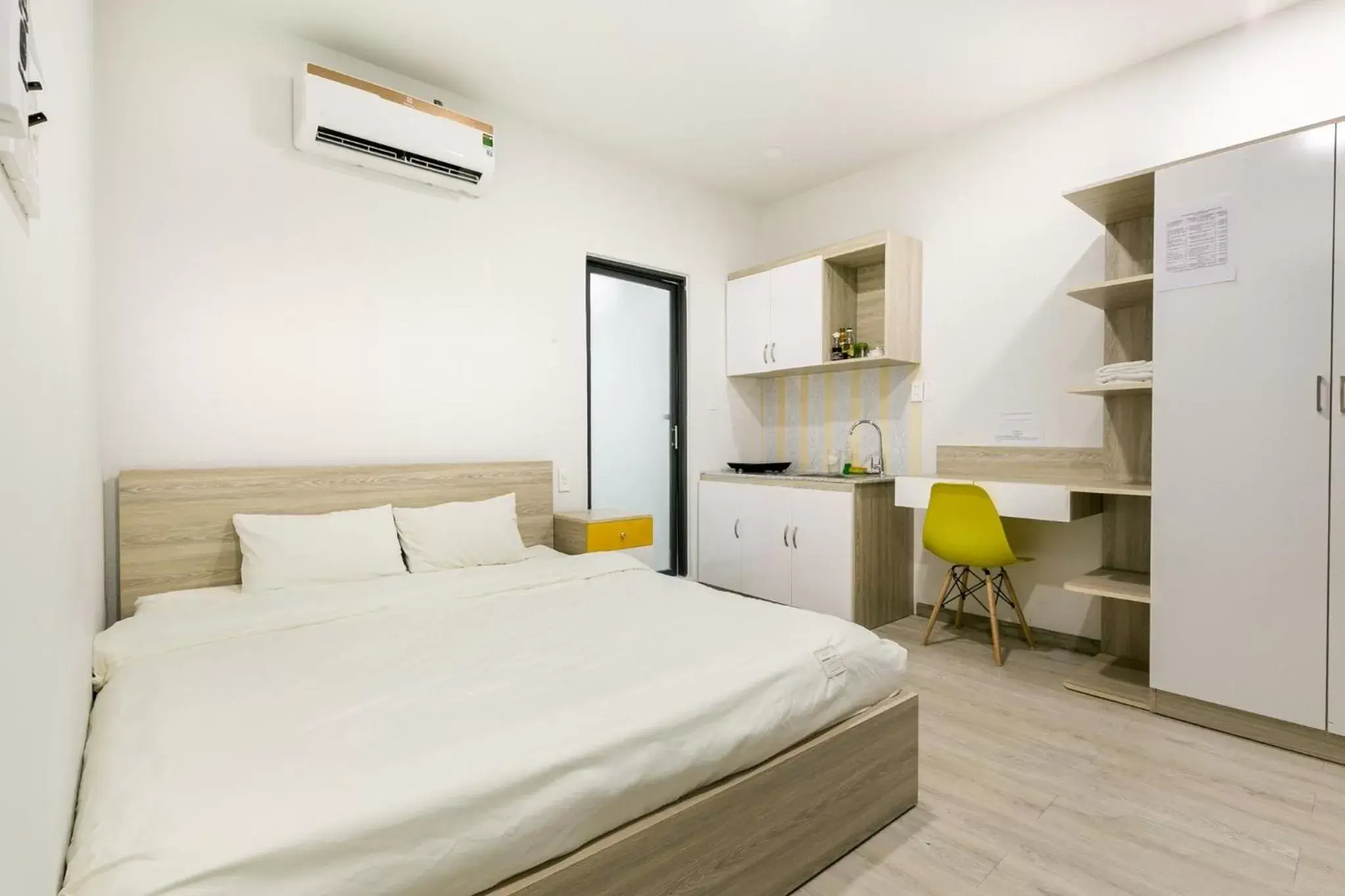 Dlux Saigon Dlux Saigon