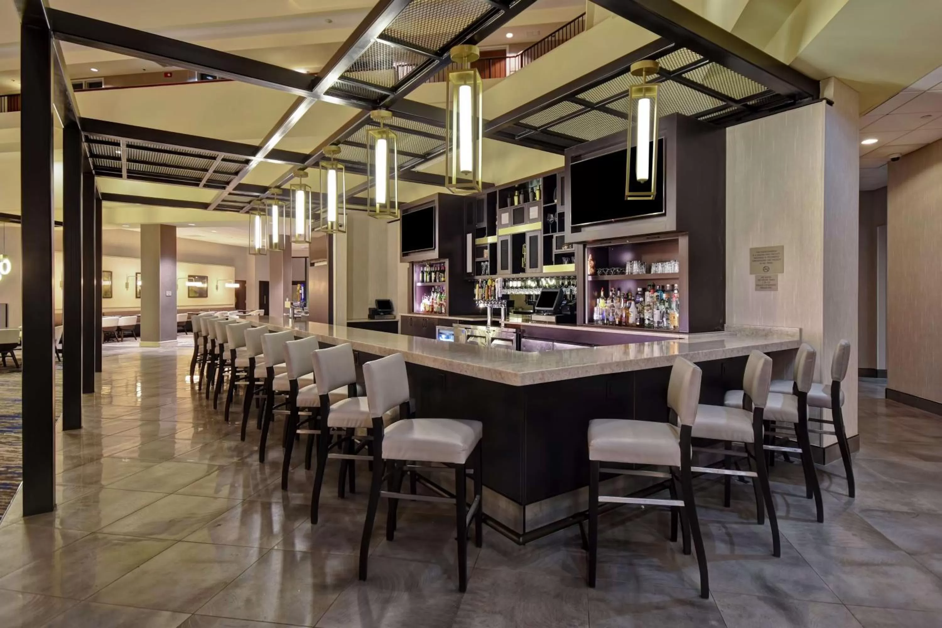 Lounge or bar in Embassy Suites Montgomery - Hotel & Conference Center