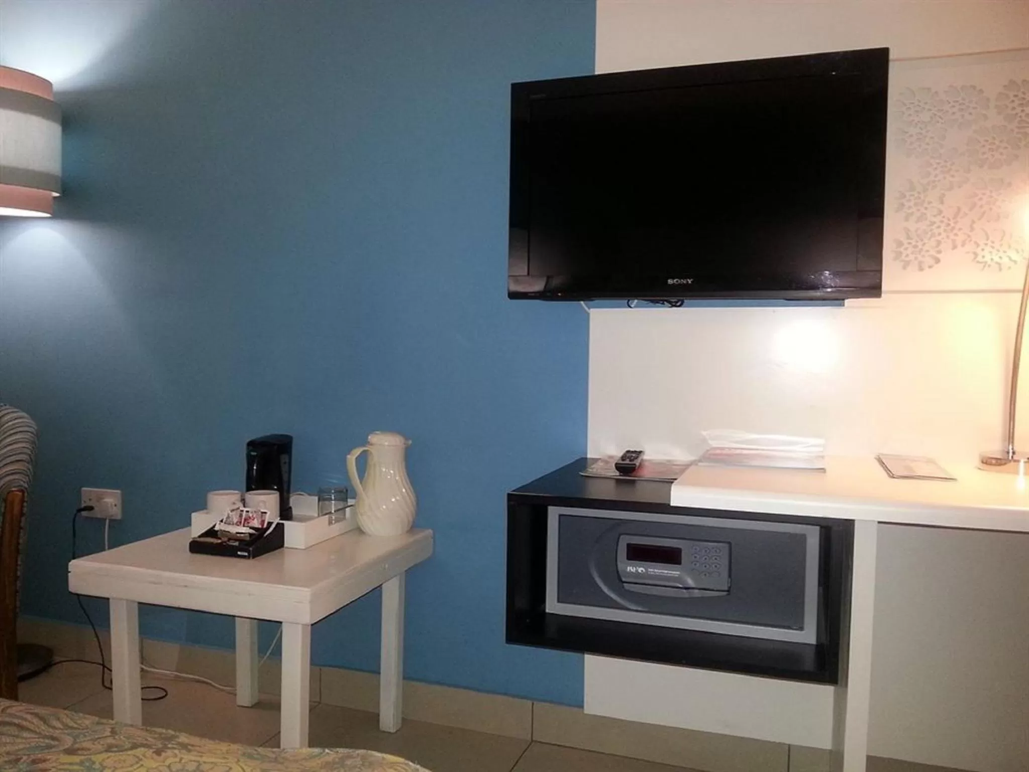 TV and multimedia in Peermont Metcourt Hotel