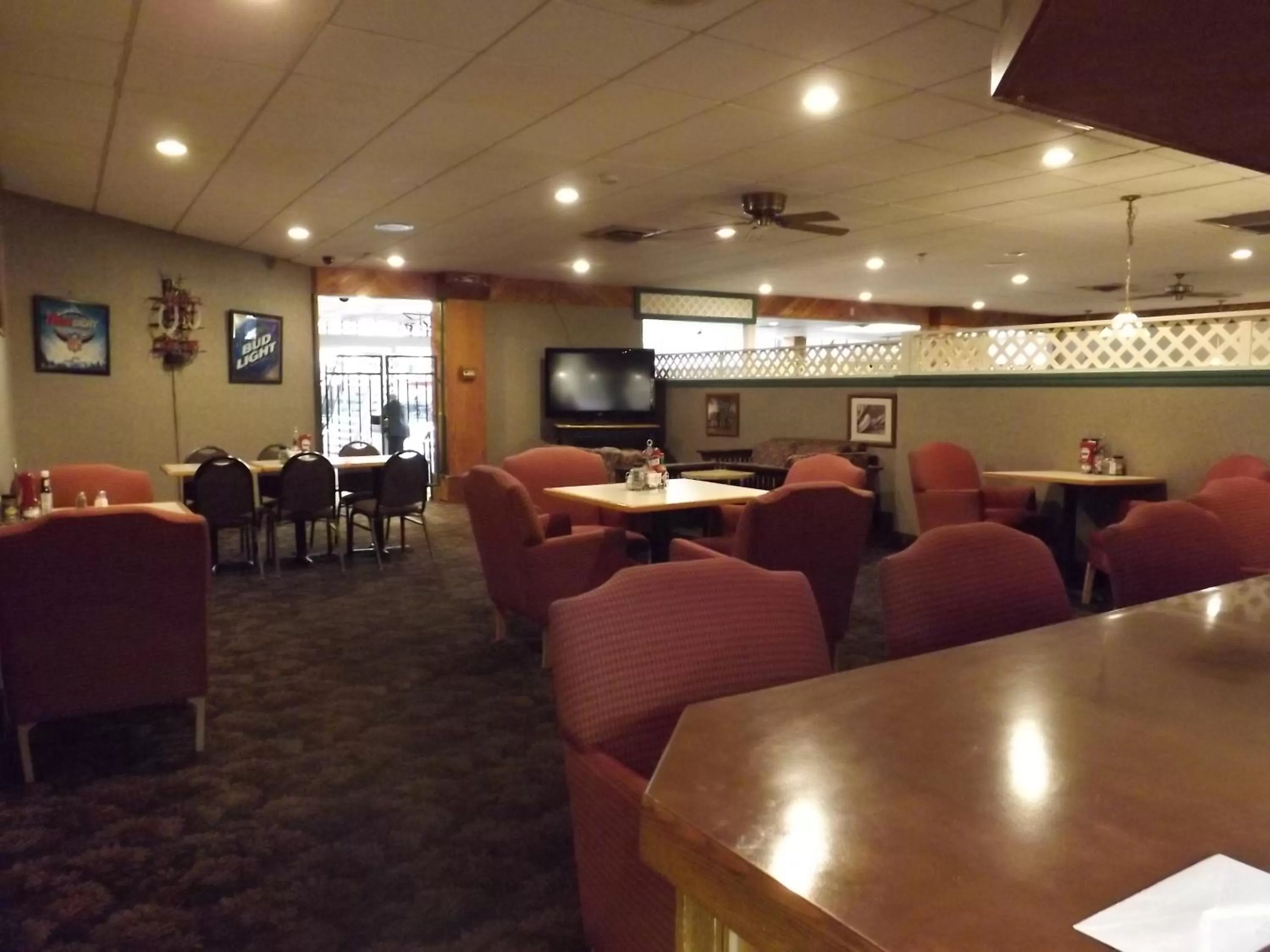 Restaurant/places to eat in Ramada by Wyndham Sterling