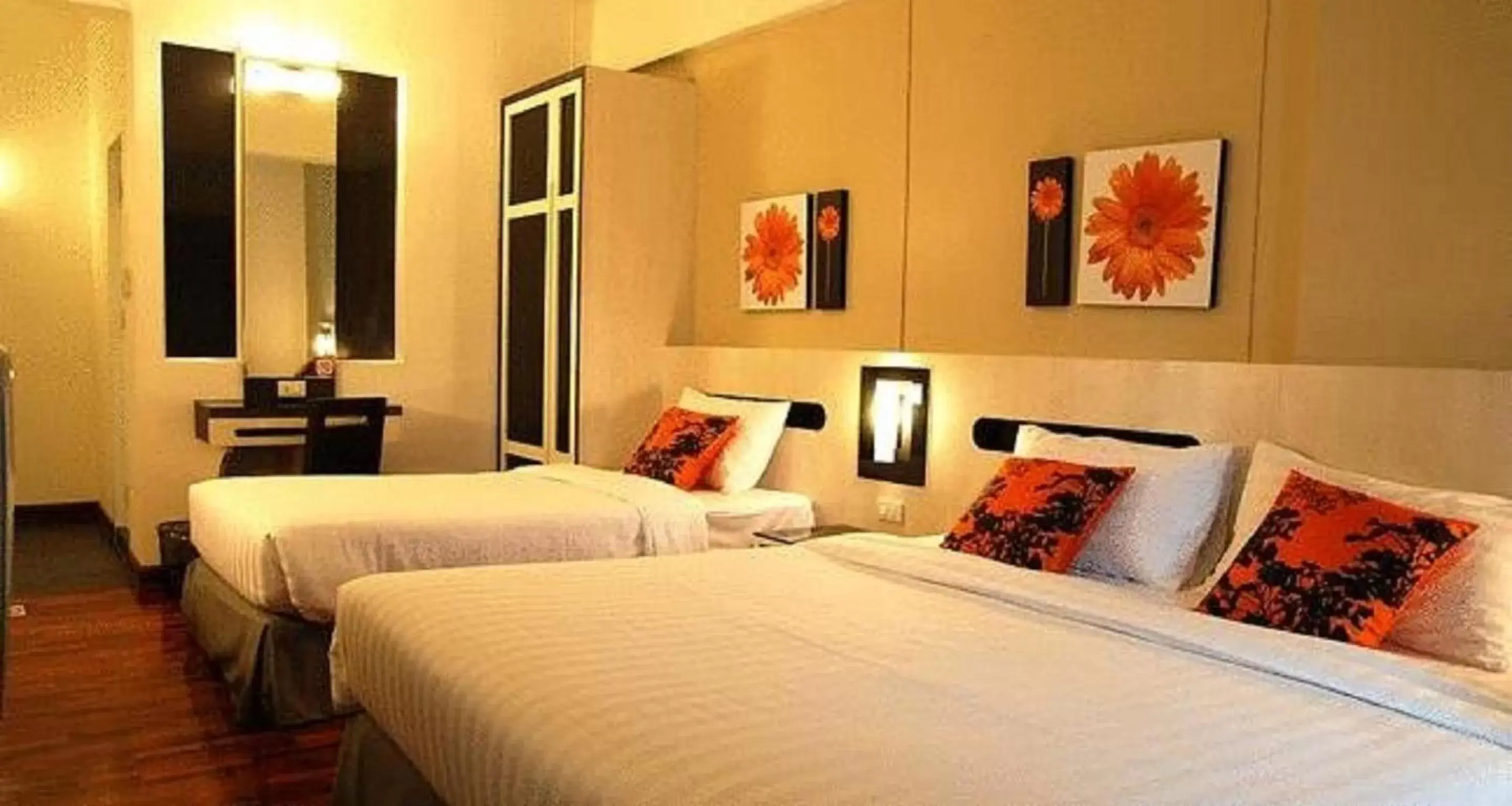 Trio Room in The Inn Saladaeng Trio Room in The Inn Saladaeng