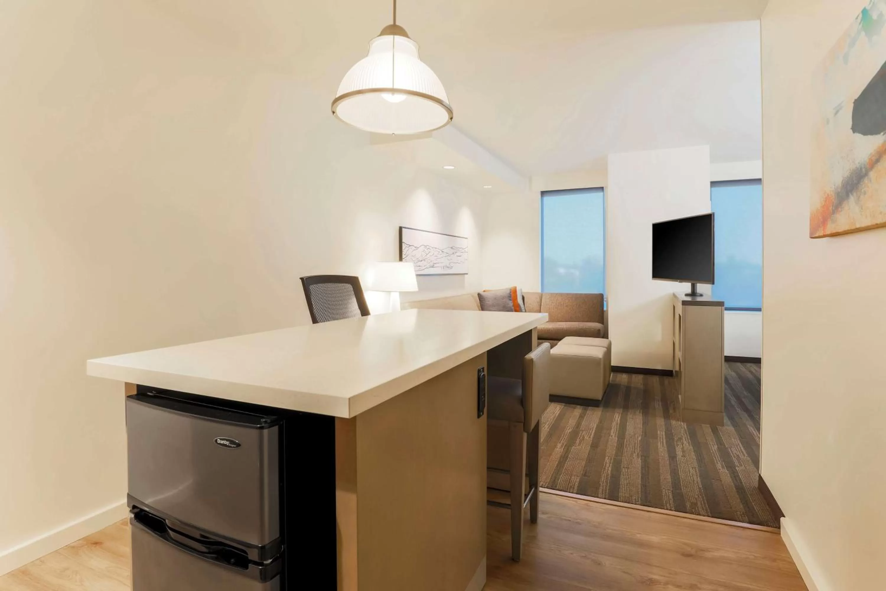 Photo of the whole room in Hyatt House Davis