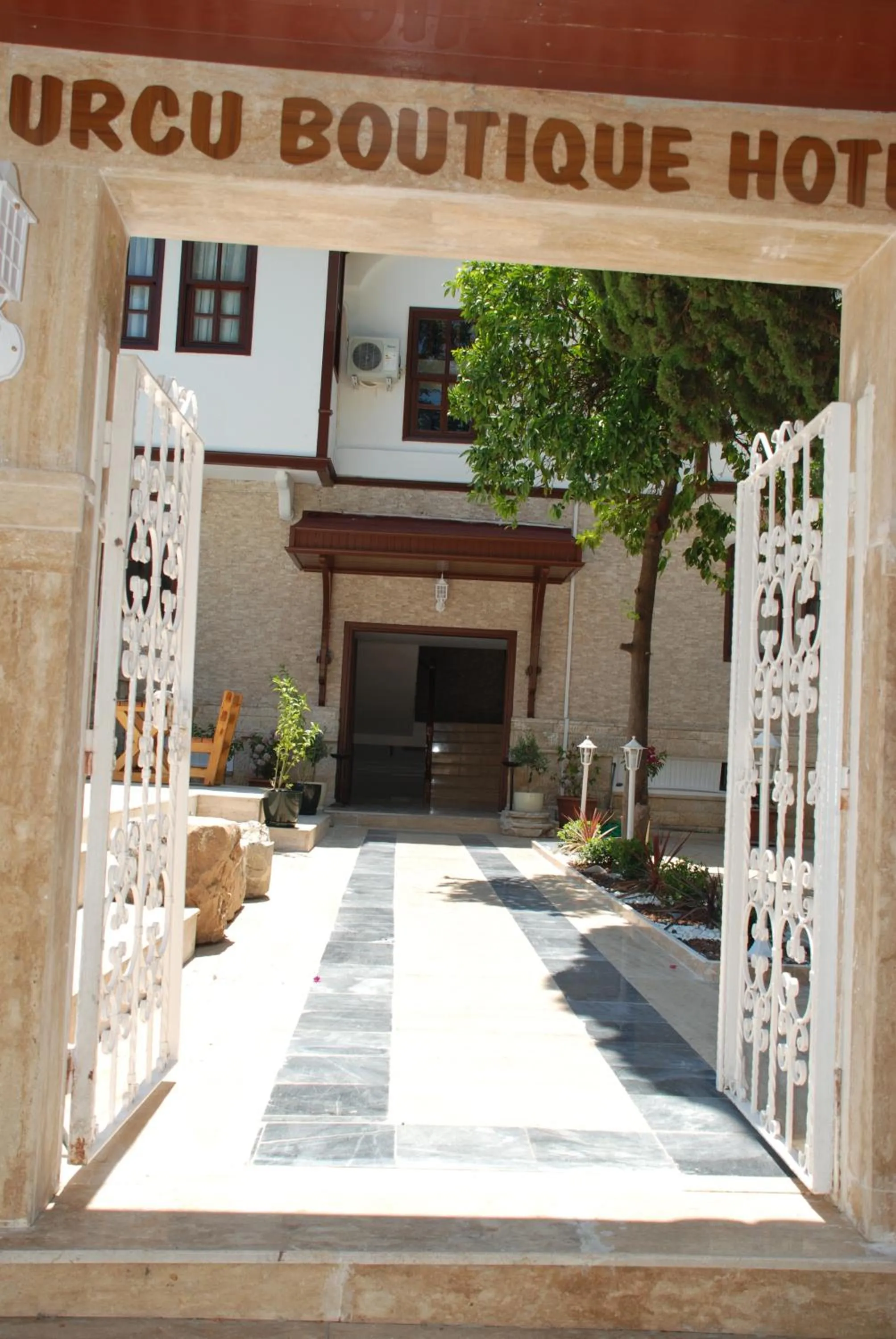 Facade/entrance in Urcu Hotel