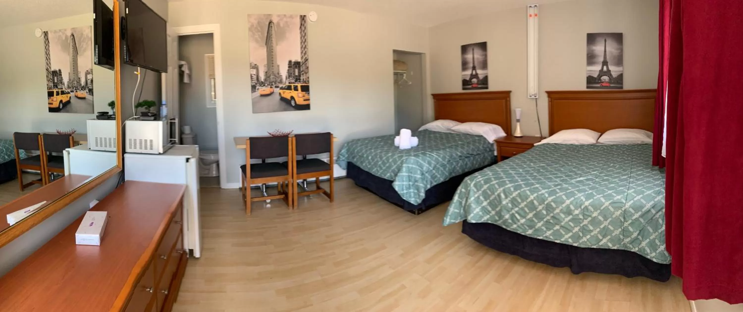 Bed in Wasaga Motel Inn