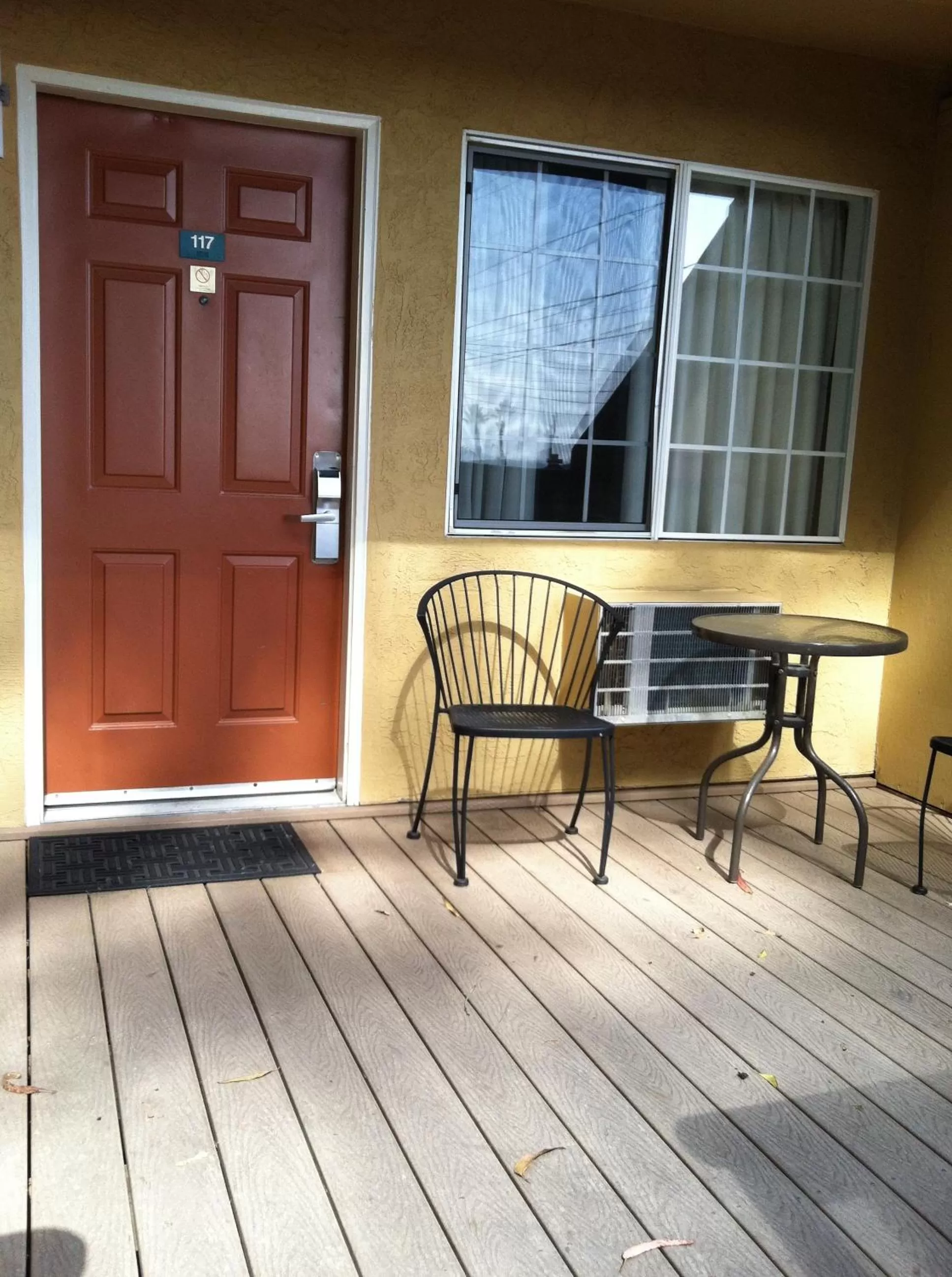 Patio in Howard Johnson by Wyndham Santa Cruz