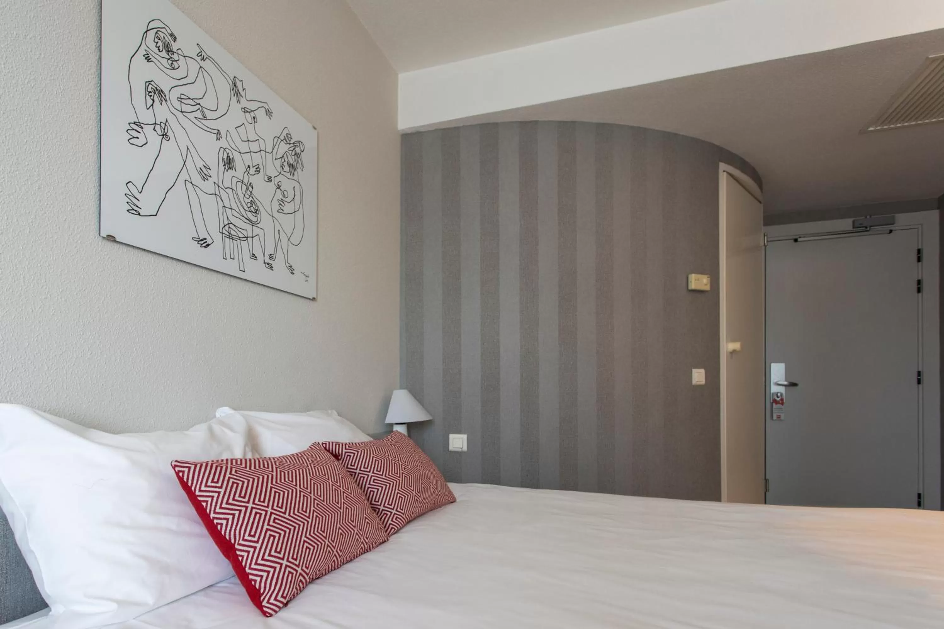 Bed in Ibis Valencia Alfafar