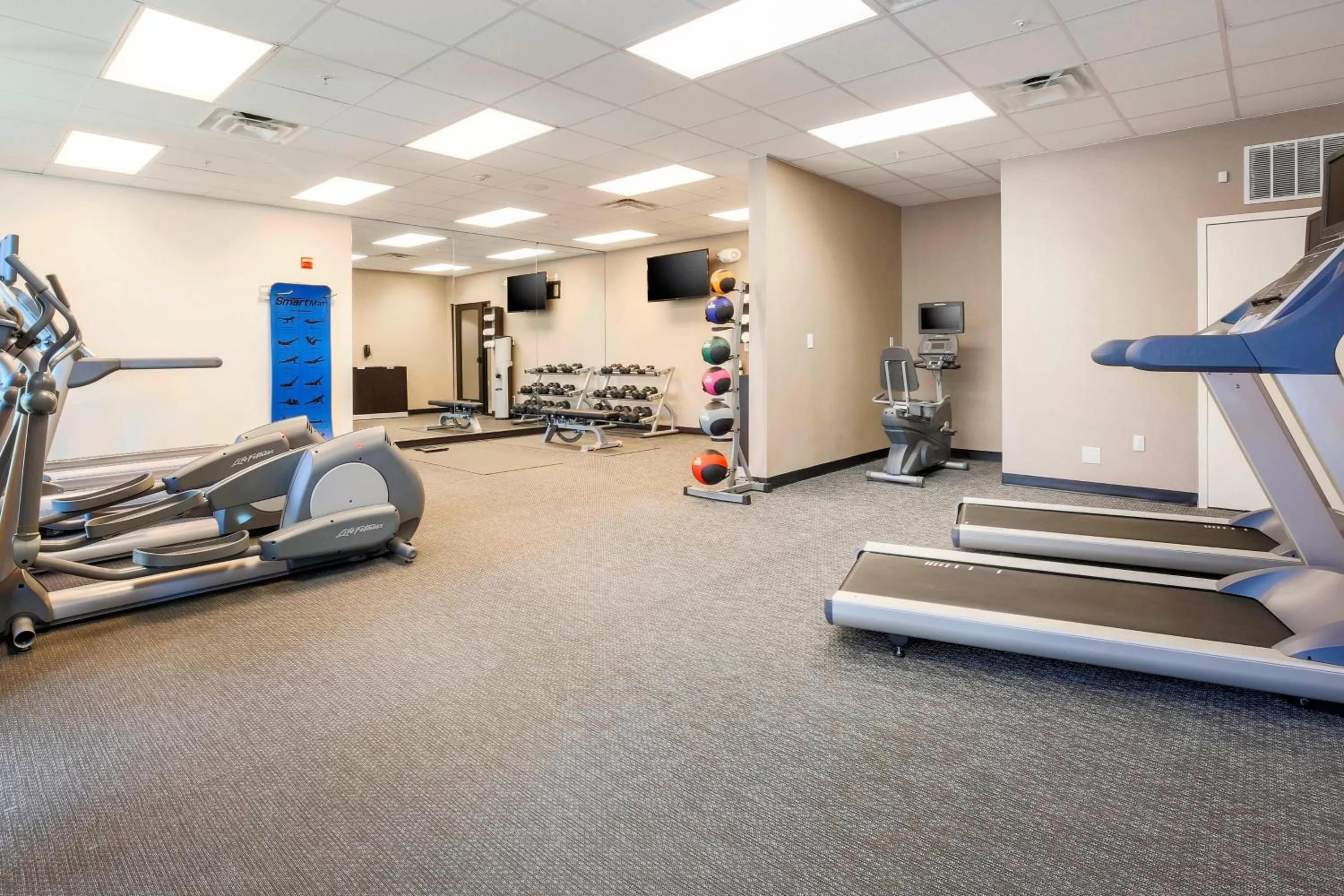 Fitness centre/facilities in Courtyard by Marriott Dallas Arlington South