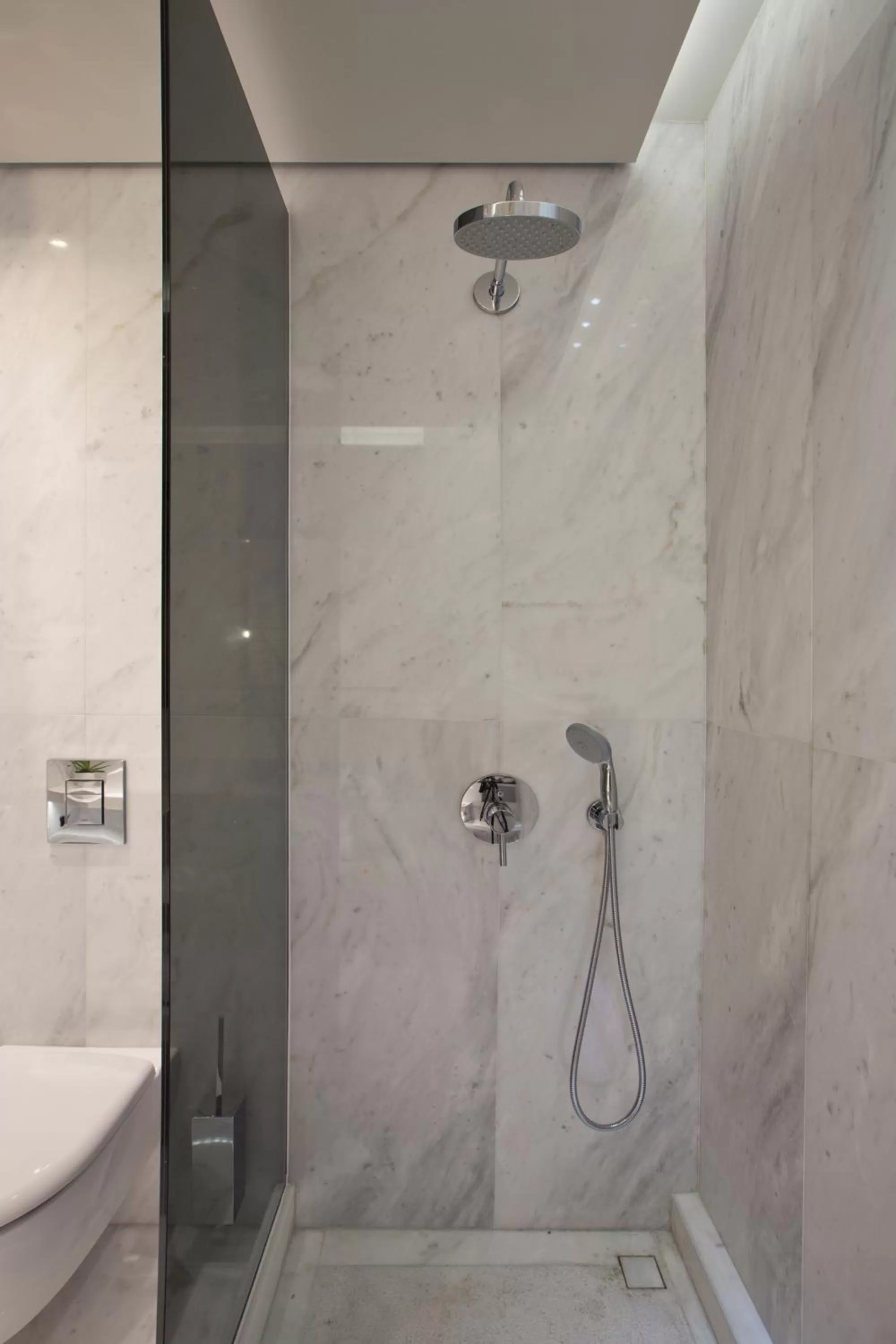 Bathroom in MET34 Athens