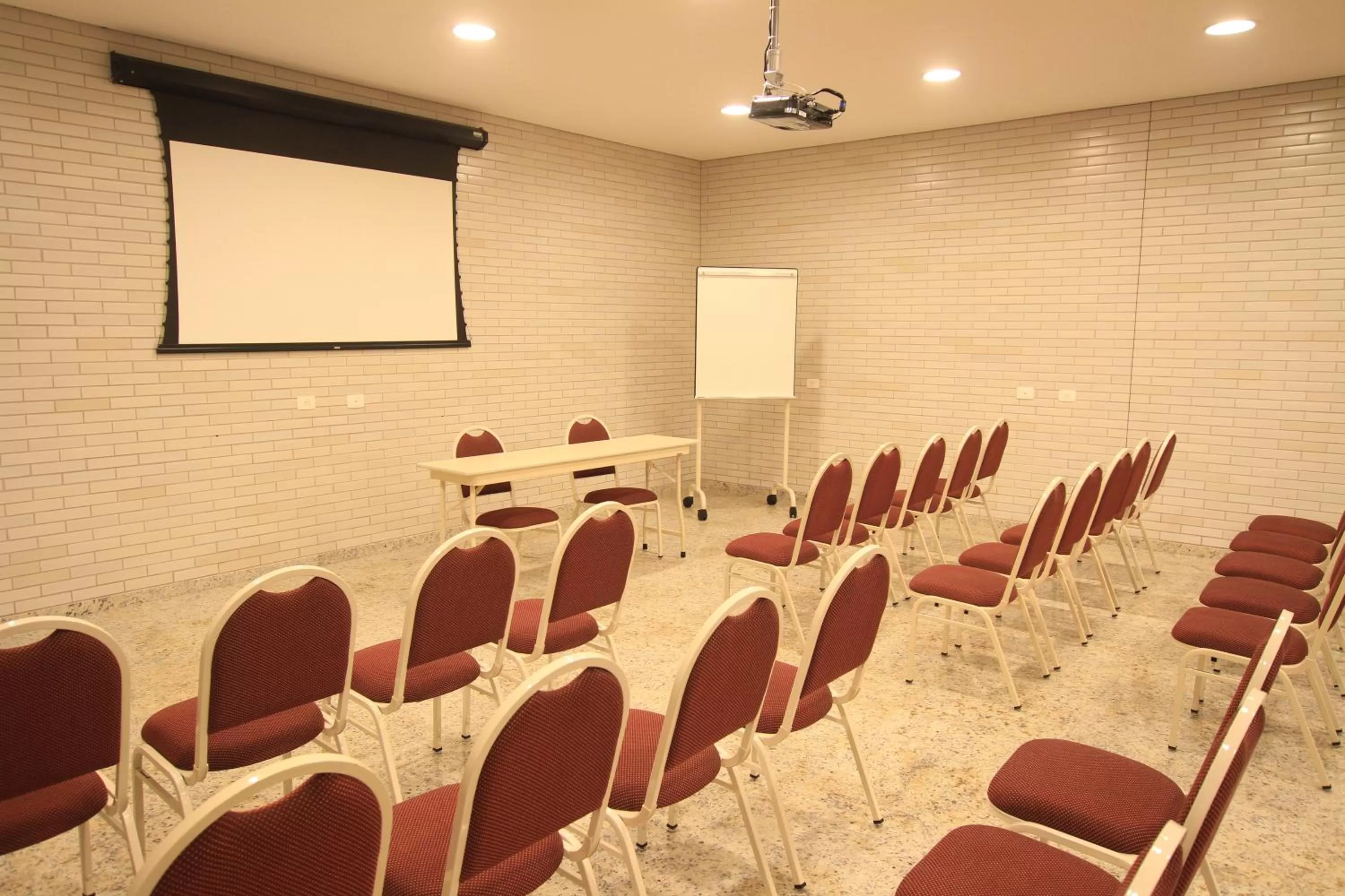 Meeting/conference room in Hotel Confiance Centro Cívico