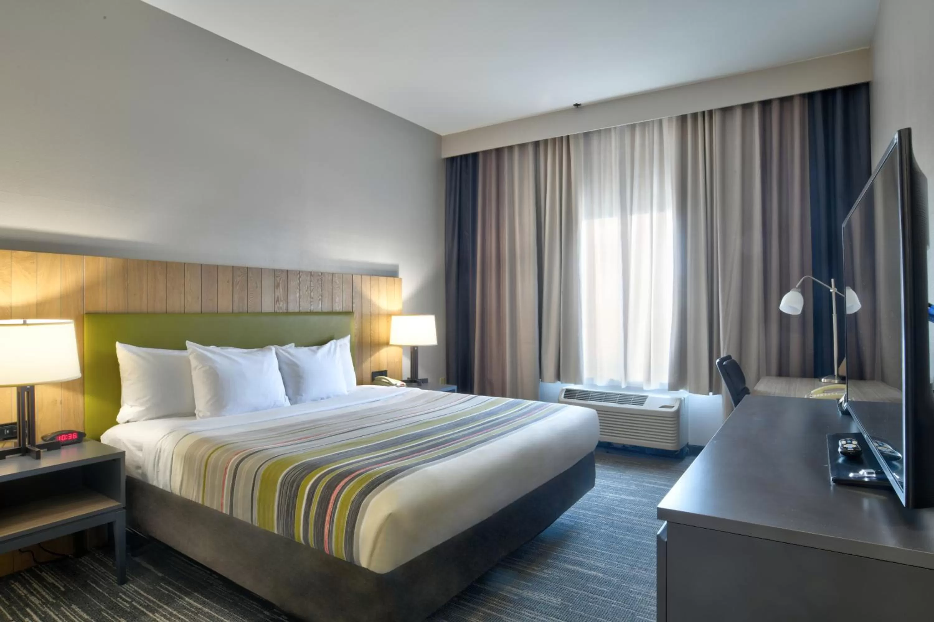 Bed in Country Inn & Suites by Radisson, Oklahoma City Airport, OK