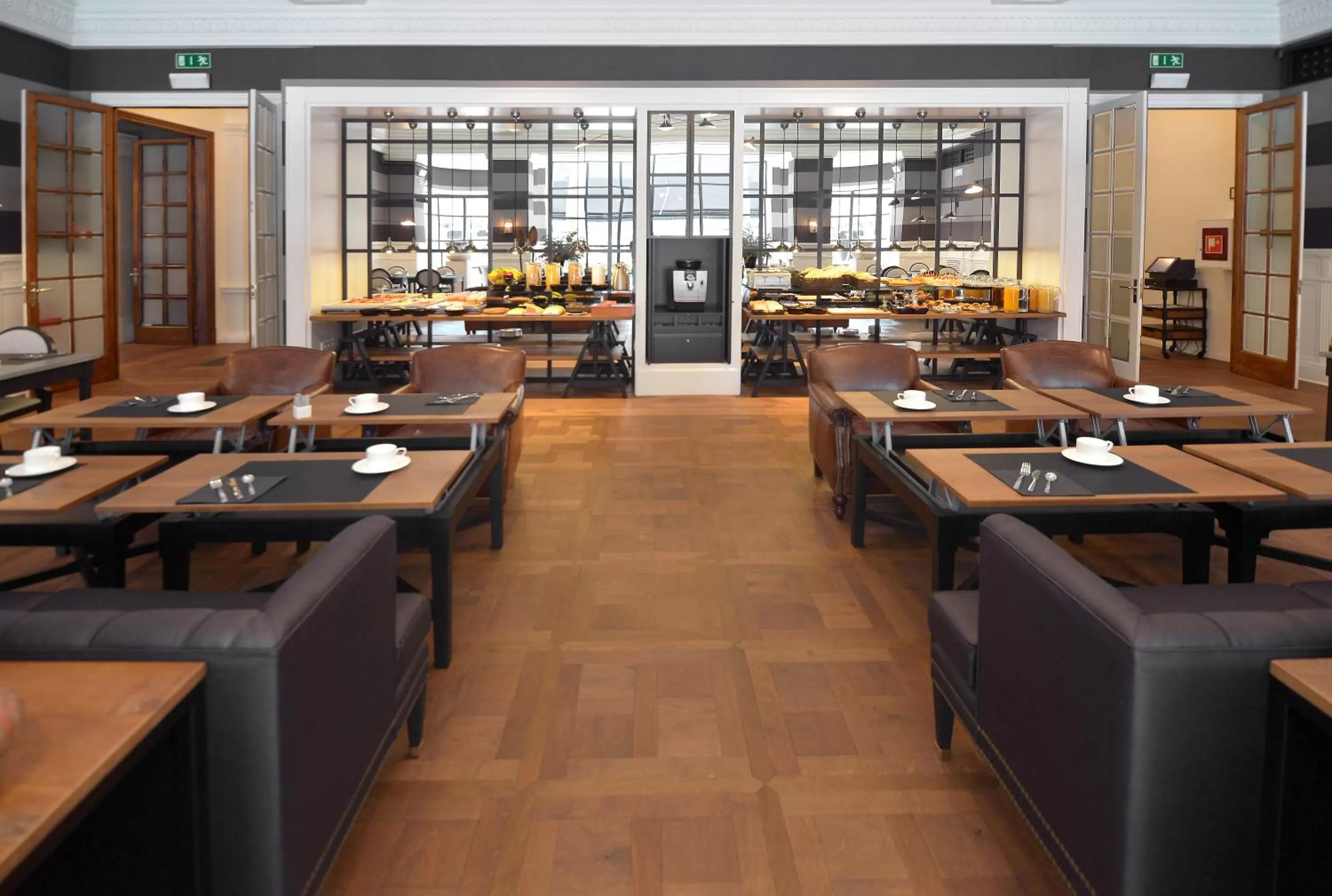 Restaurant/places to eat in Hotel Granvia