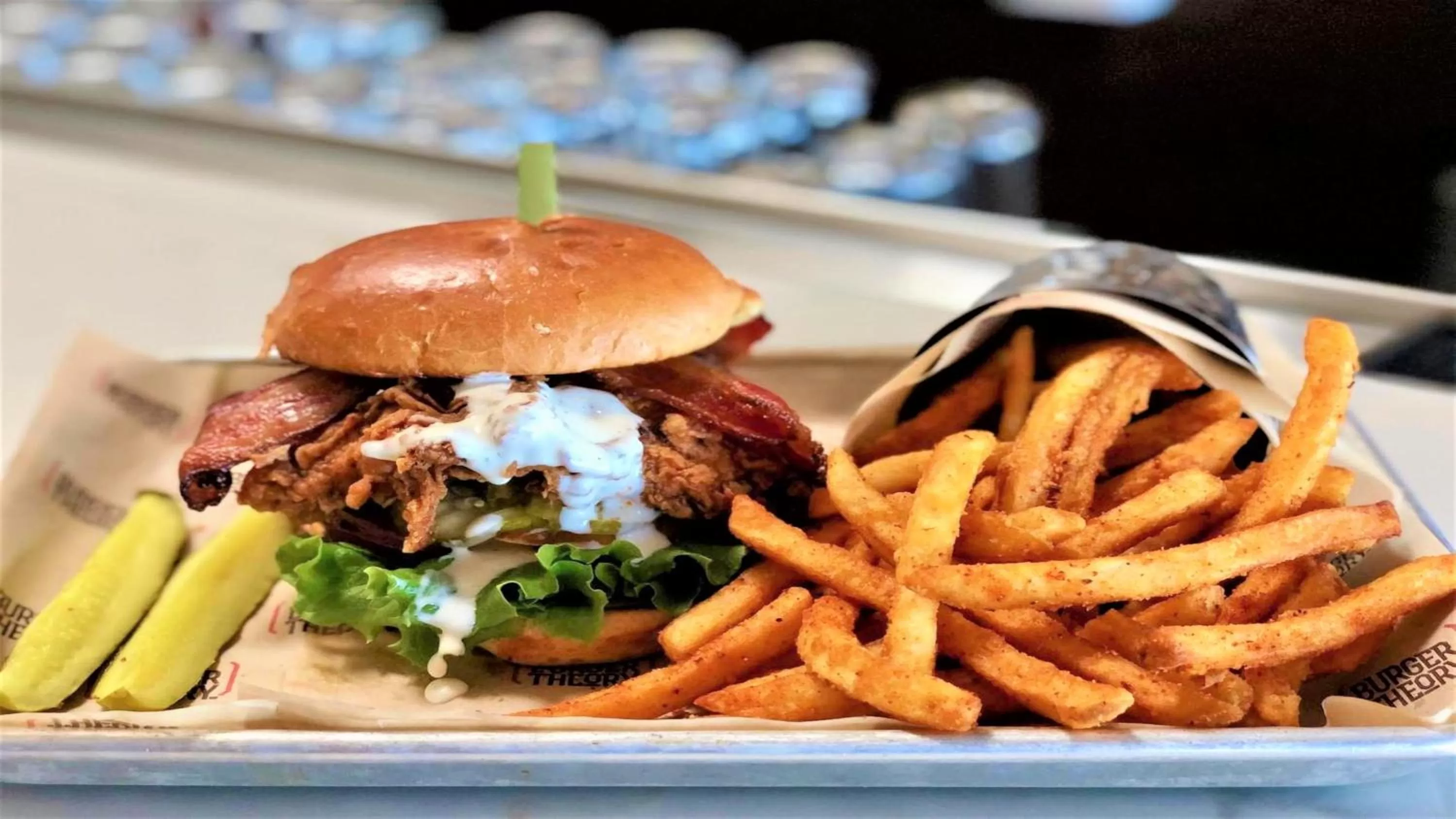 Restaurant/places to eat in Holiday Inn and Suites Phoenix Airport North by IHG