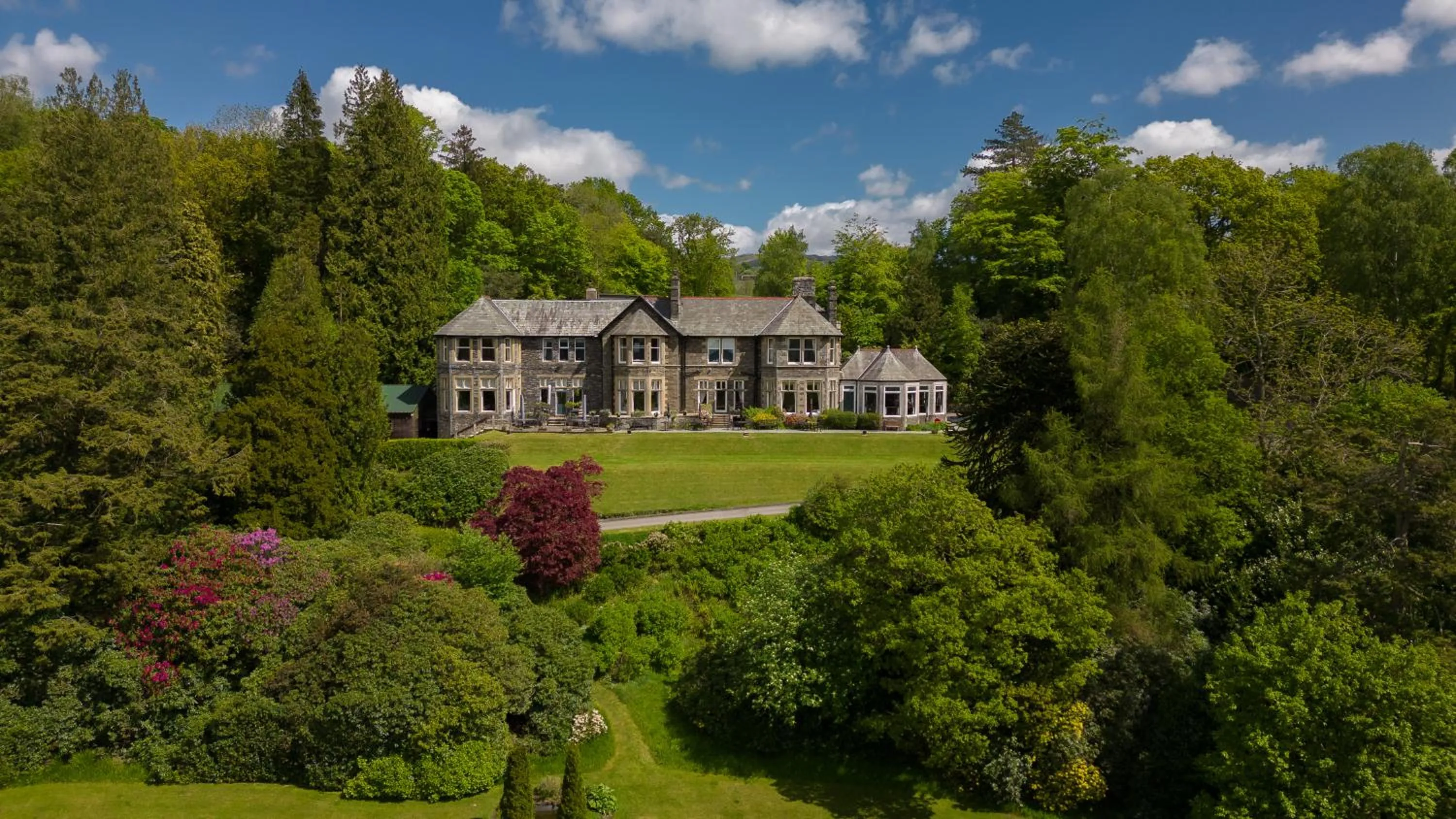 Property building in Merewood Country House Hotel