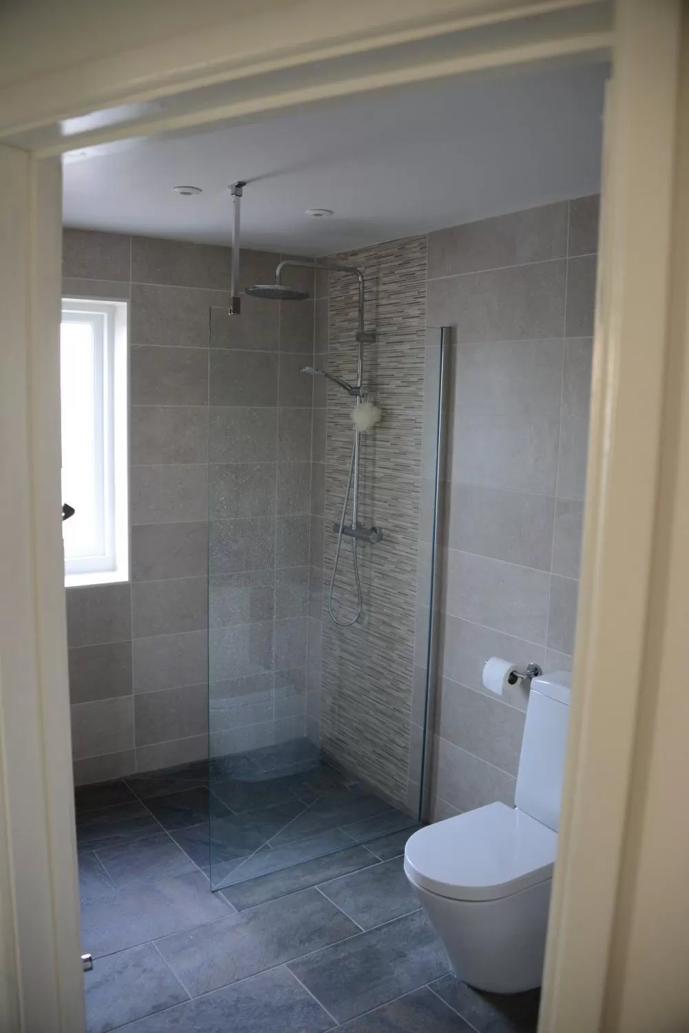 Shower in Middle Farm Cottage