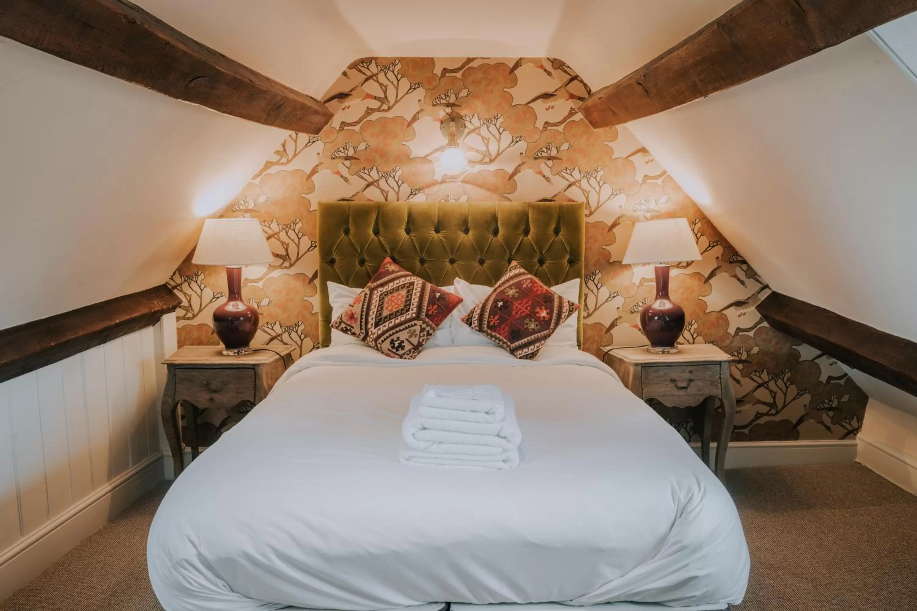 Bedroom, Bed in The Falkland Arms