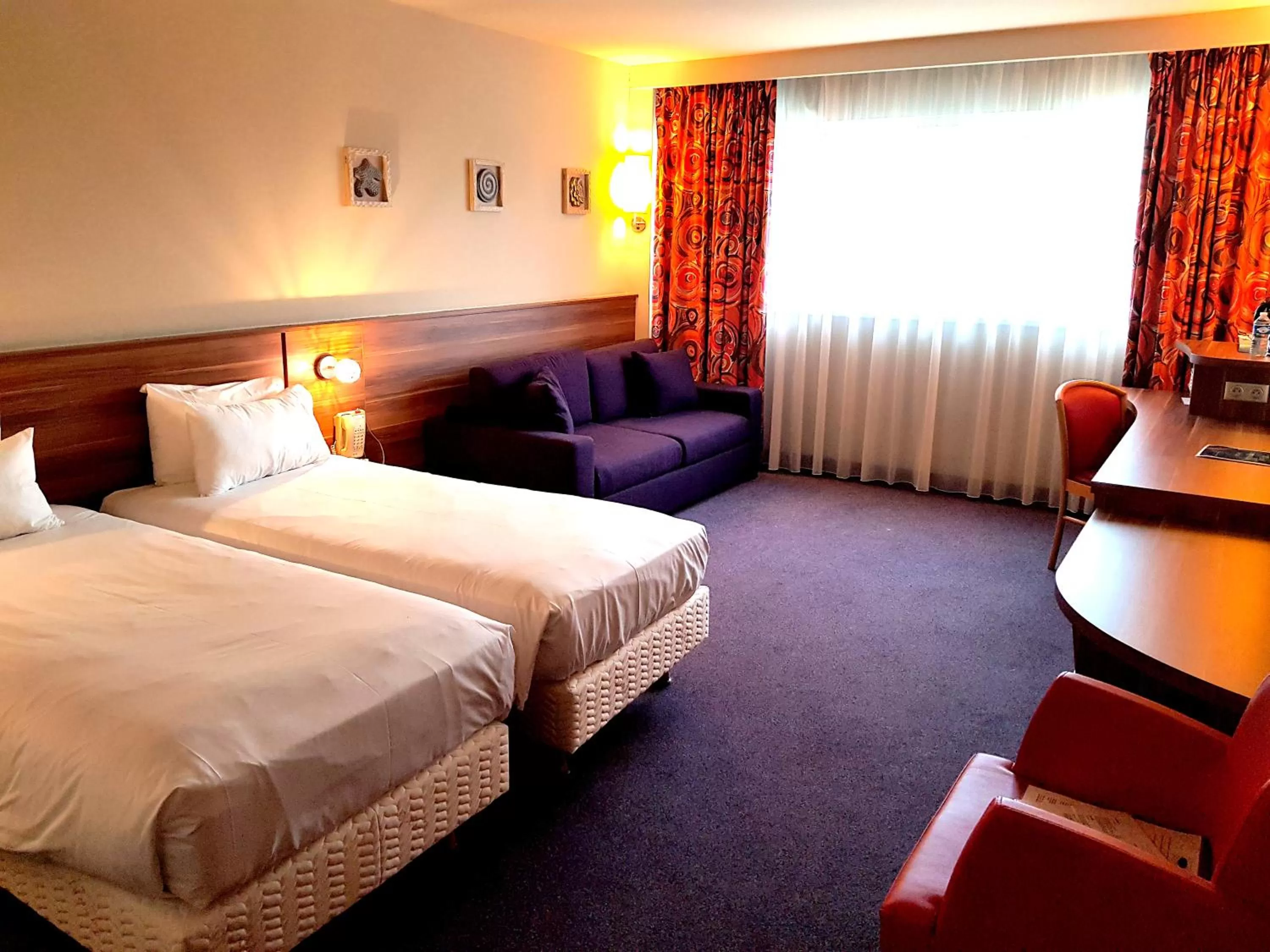 Photo of the whole room, Bed in Kyriad Prestige Mulhouse - Basel