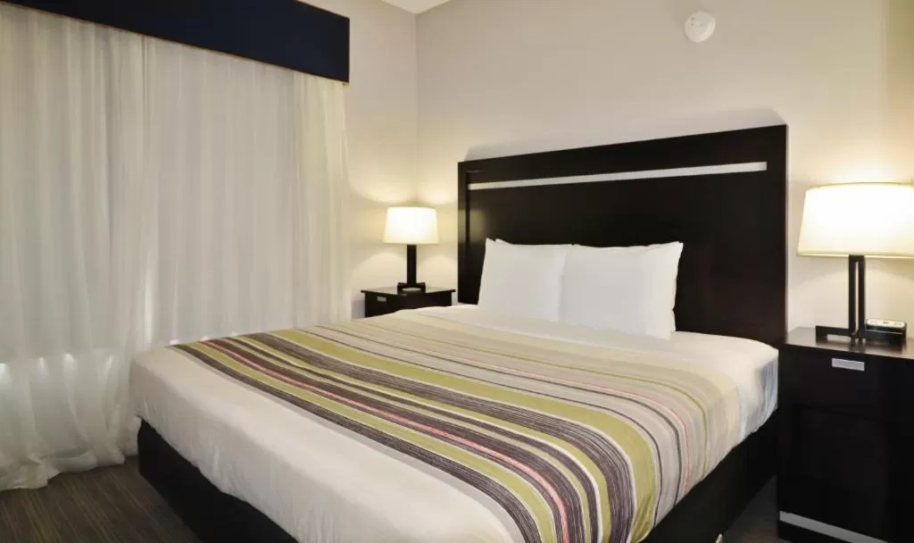 Bed in Country Inn & Suites by Radisson, Jacksonville, FL