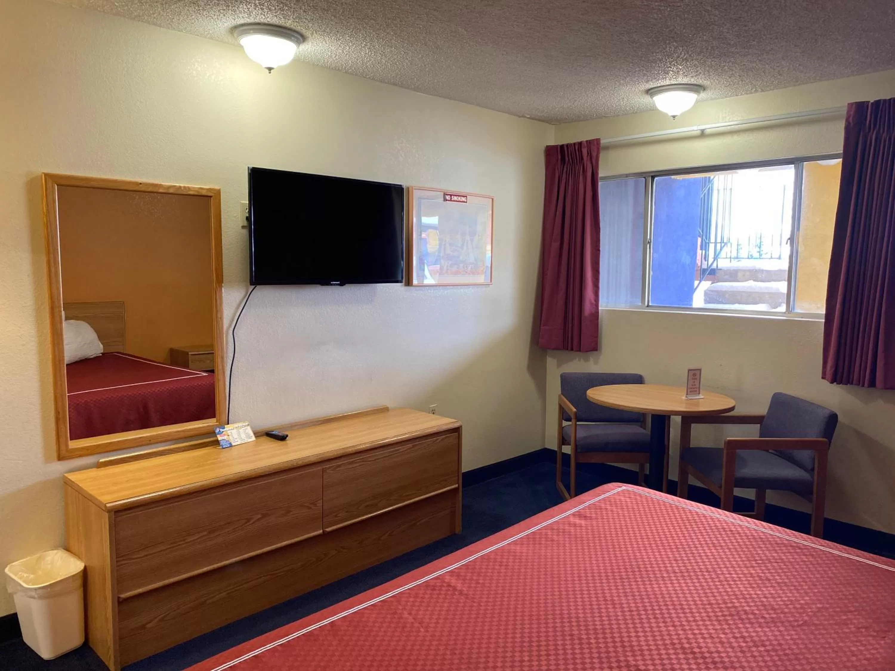 TV/Entertainment Center in Budget Inn Las Vegas New Mexico