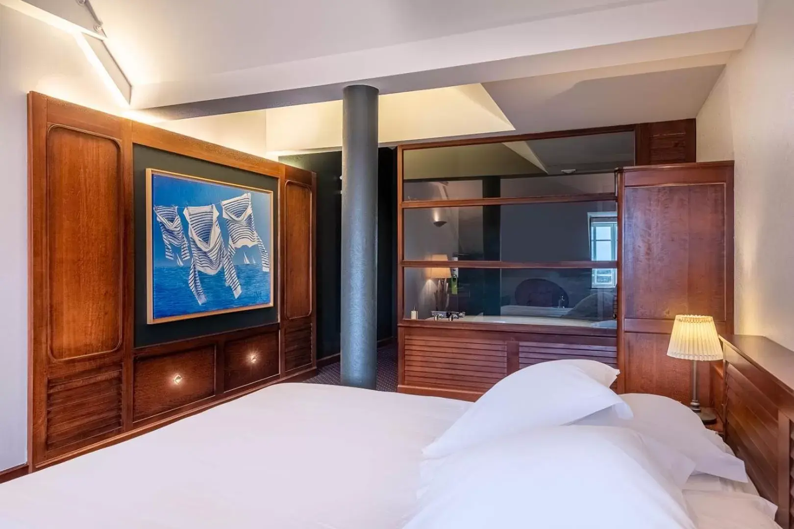 Superior Double Room with Lighthouse Side in Hostellerie de la Pointe Saint-Mathieu - SPA & Restaurant Superior Double Room with Lighthouse Side in Hostellerie de la Pointe Saint-Mathieu - SPA & Restaurant