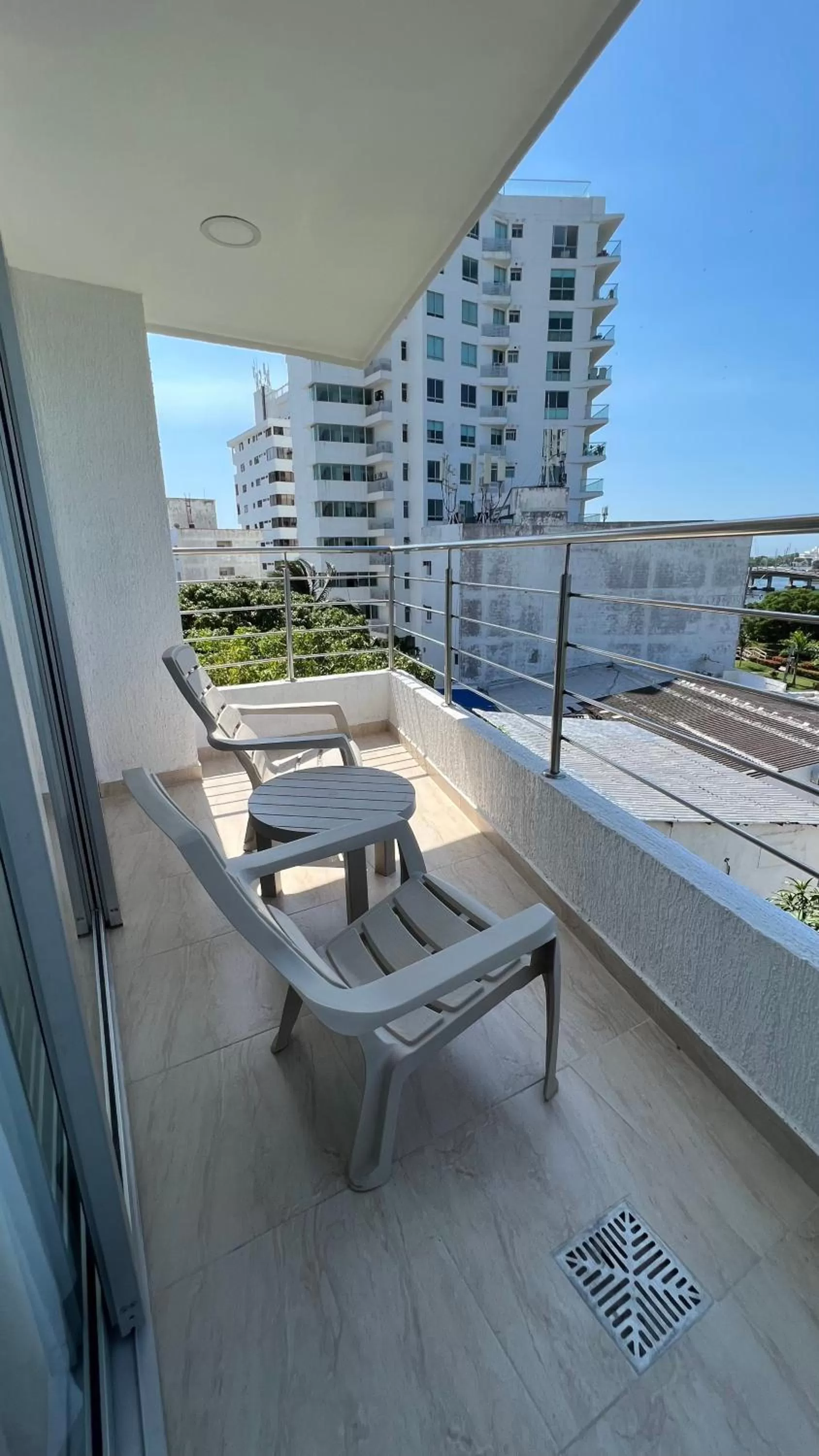 Balcony/Terrace in Bahia 79 Apartasuites Cerca al Centro
