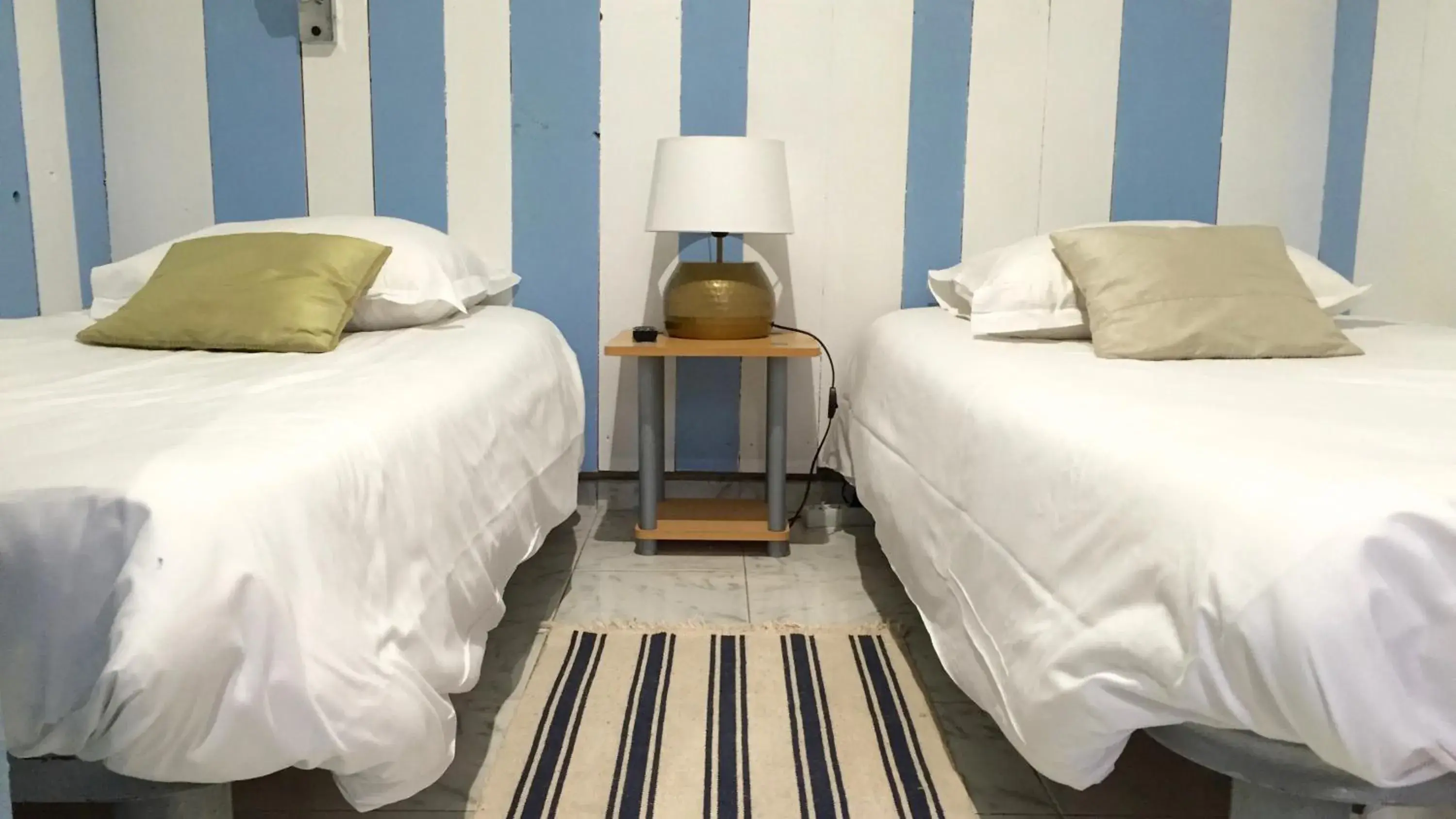 Twin Room in Hotel des Dames Twin Room in Hotel des Dames