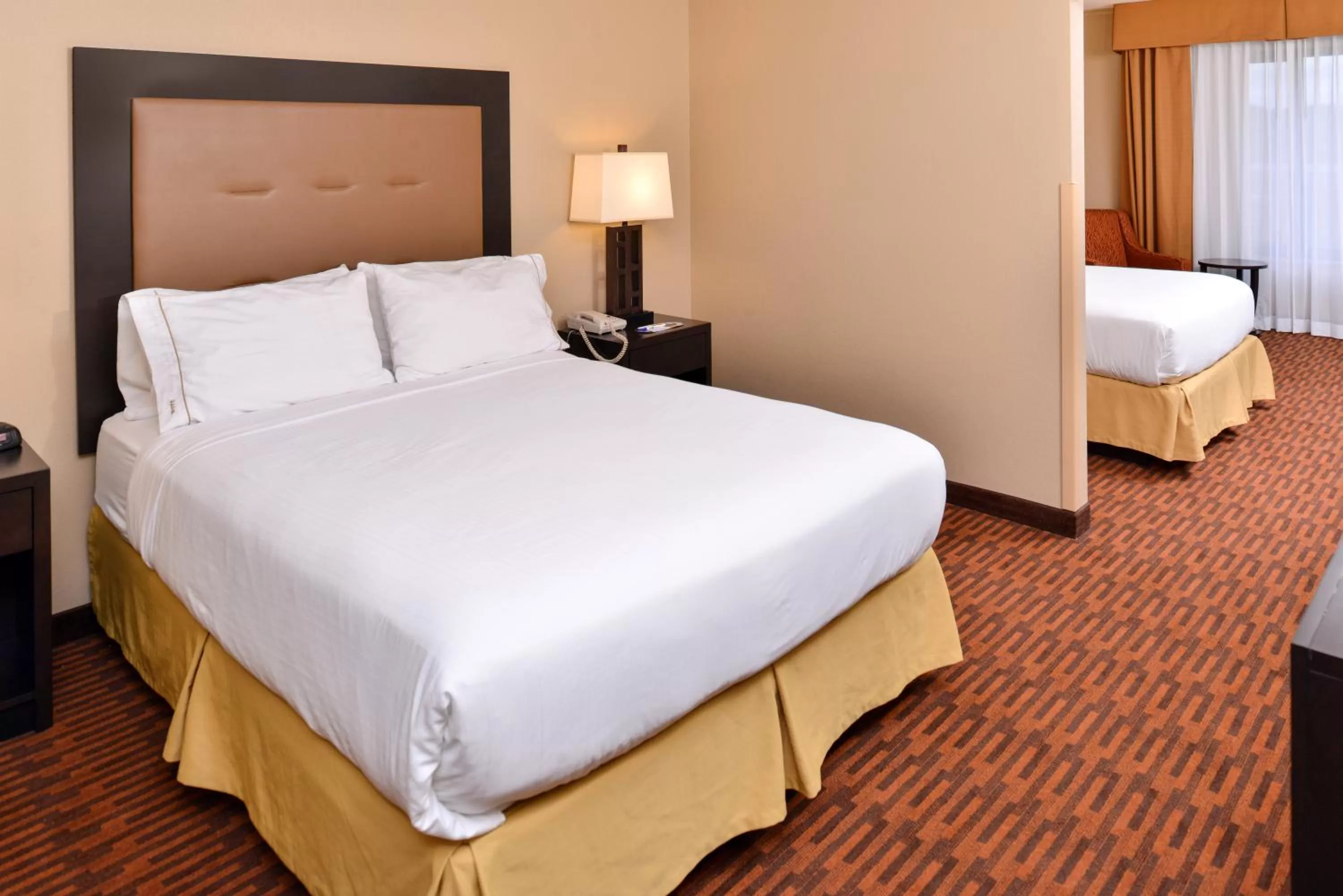 Photo of the whole room, Bed in Holiday Inn Express Breezewood by IHG