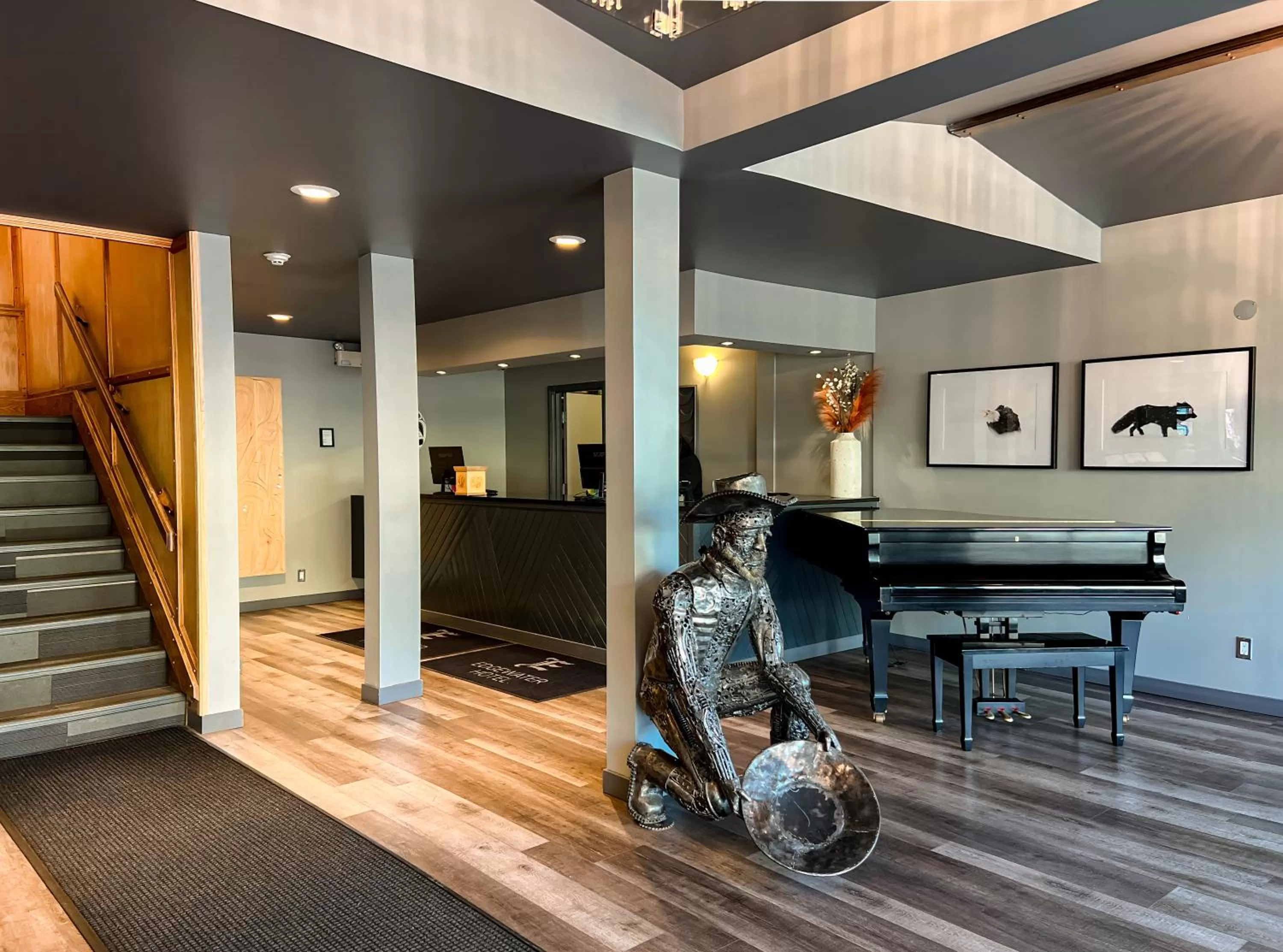 Lobby or reception in Edgewater Hotel