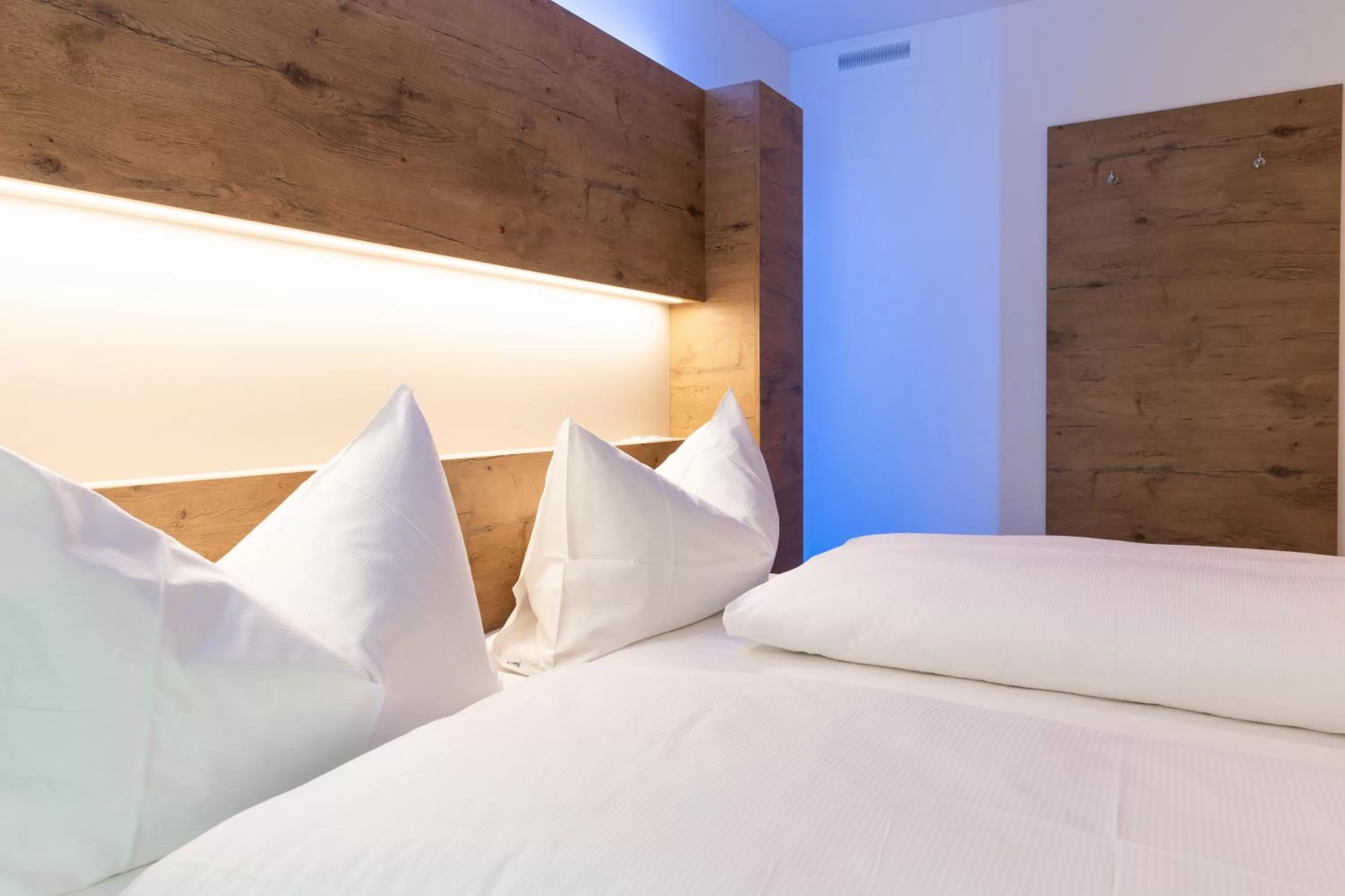 Bed in TRIP INN JET HOTEL Zürich Airport