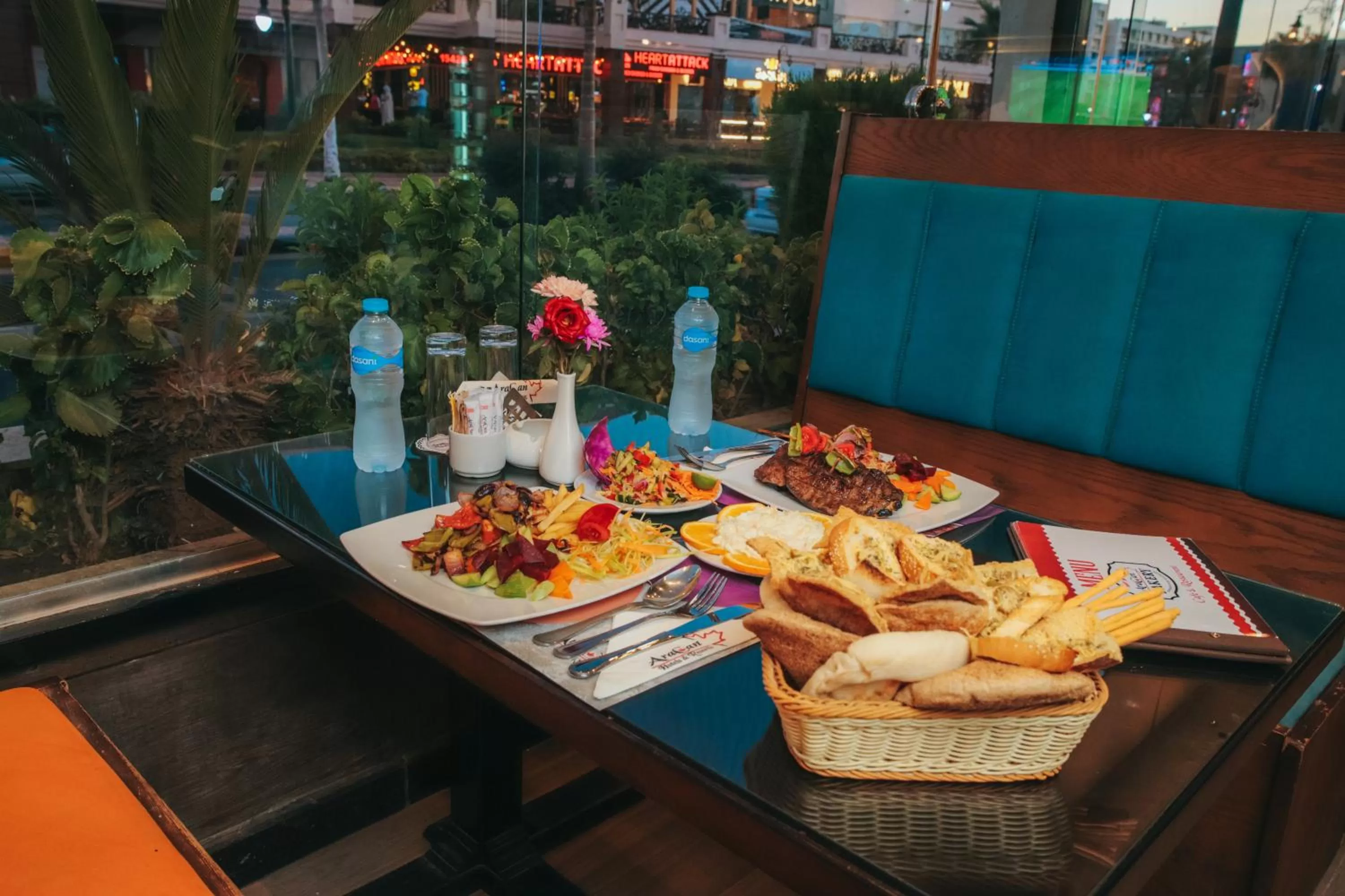 Restaurant/places to eat in Aracan Portsaid