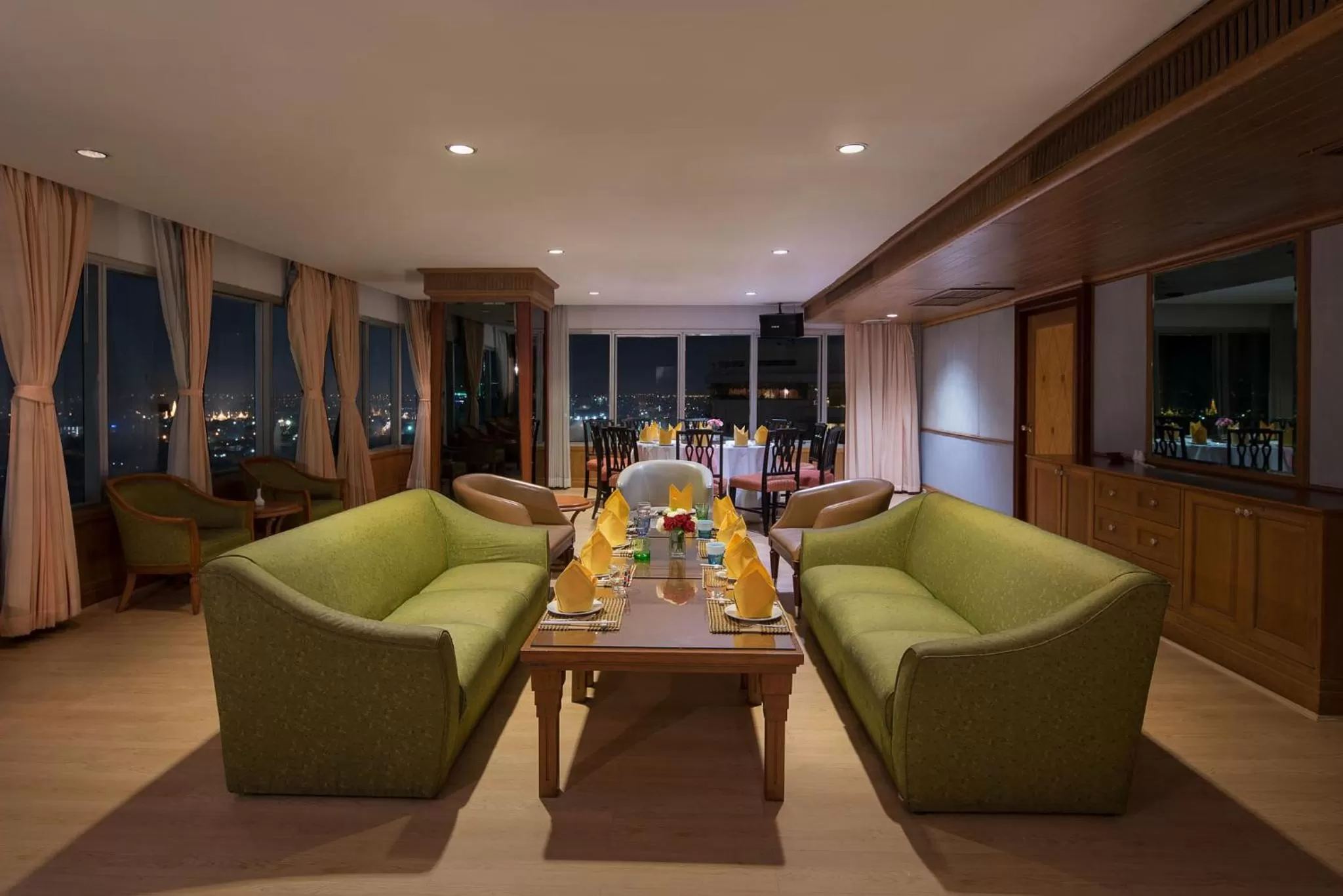 Restaurant/places to eat in Prince Palace Hotel Bangkok