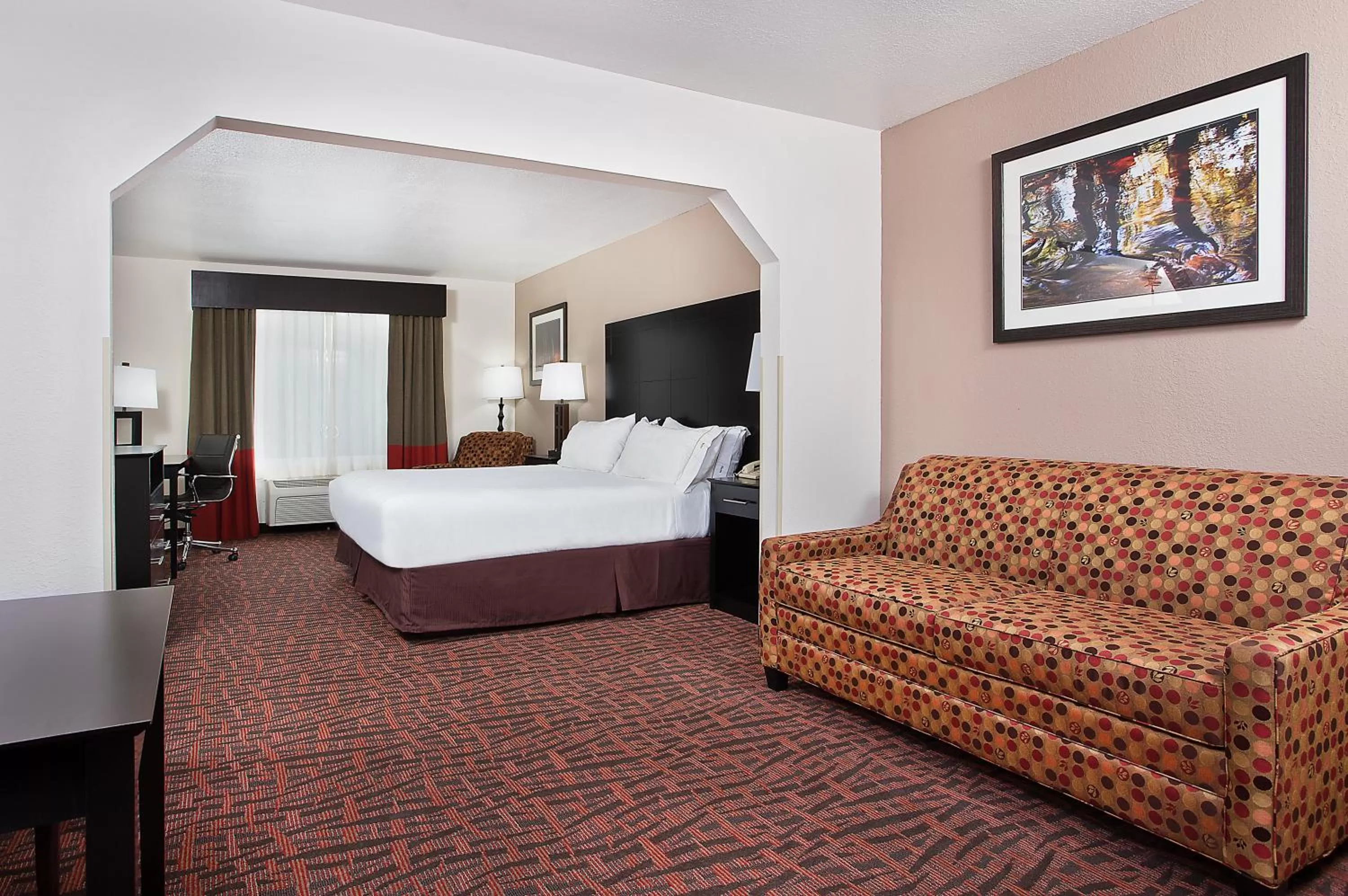 Photo of the whole room, Bed in Holiday Inn Express & Suites Murphy by IHG