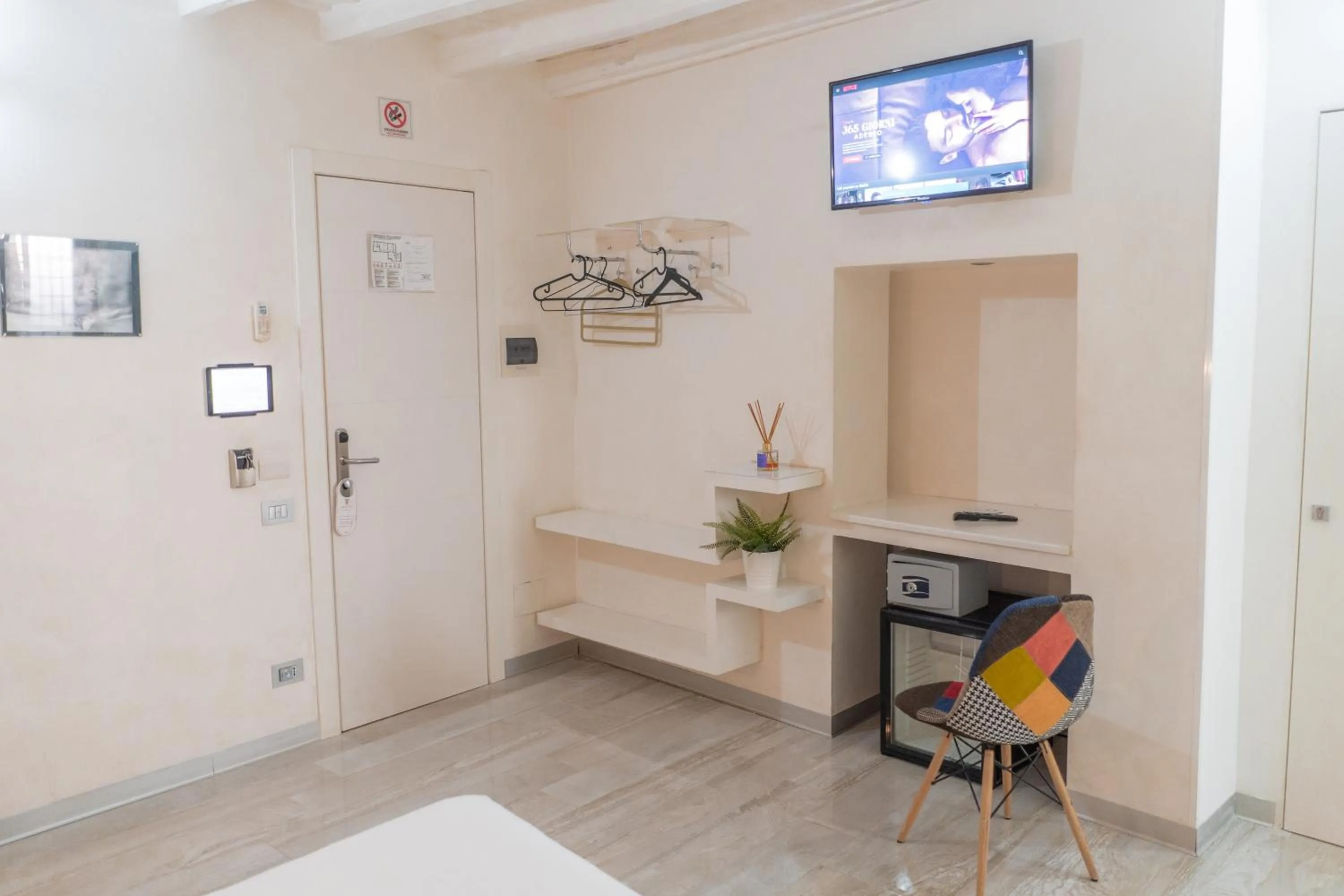 TV and multimedia in iRooms - Spanish Steps