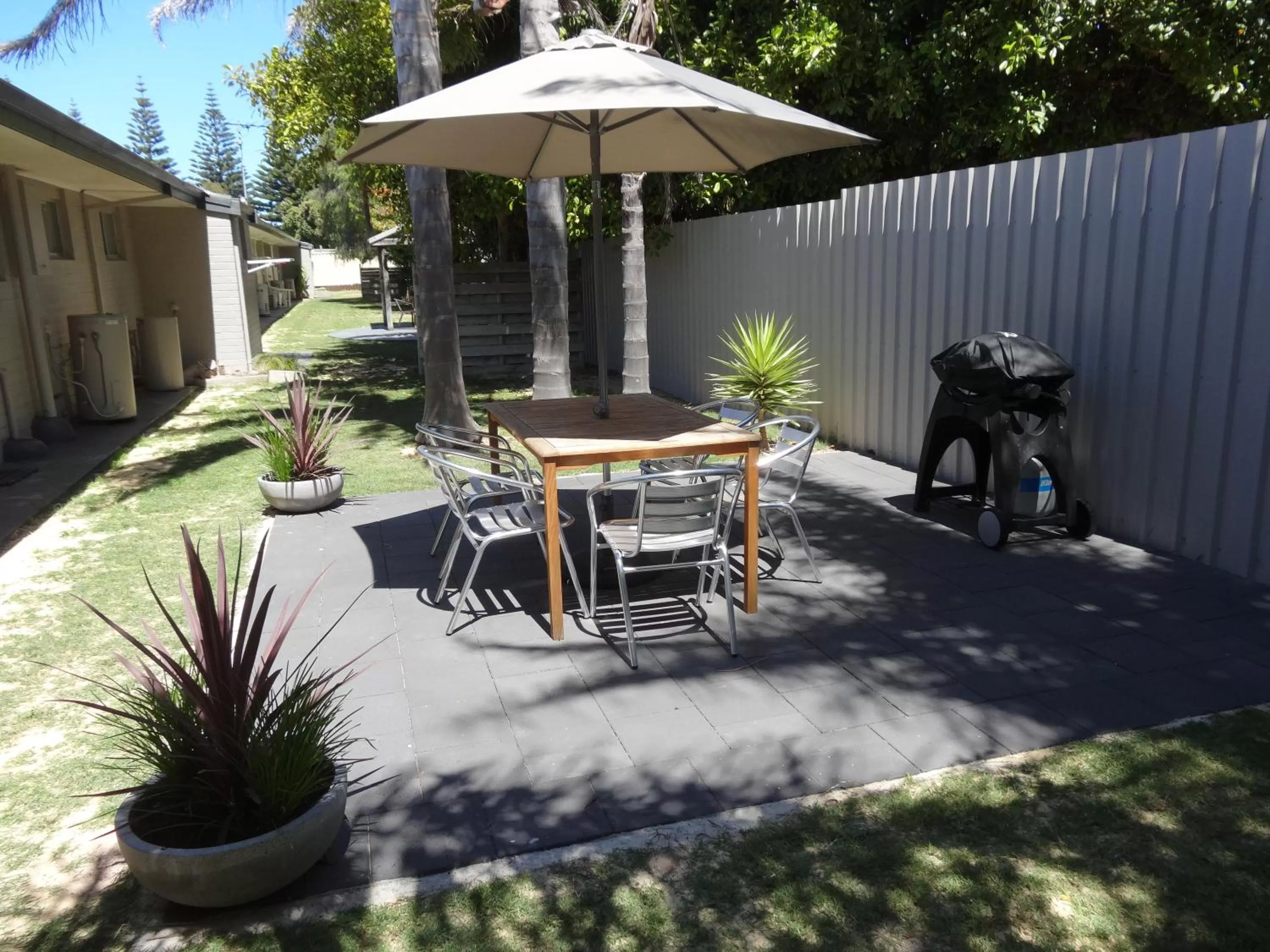 BBQ facilities in Archipelago Apartments Esperance