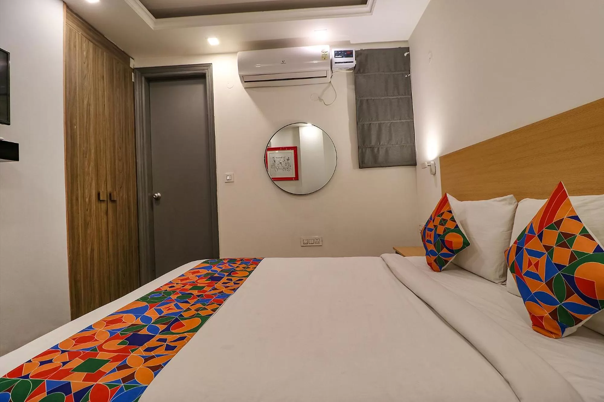 Bedroom, Bed in FabHotel The Chaitanyas Rohini sec 18