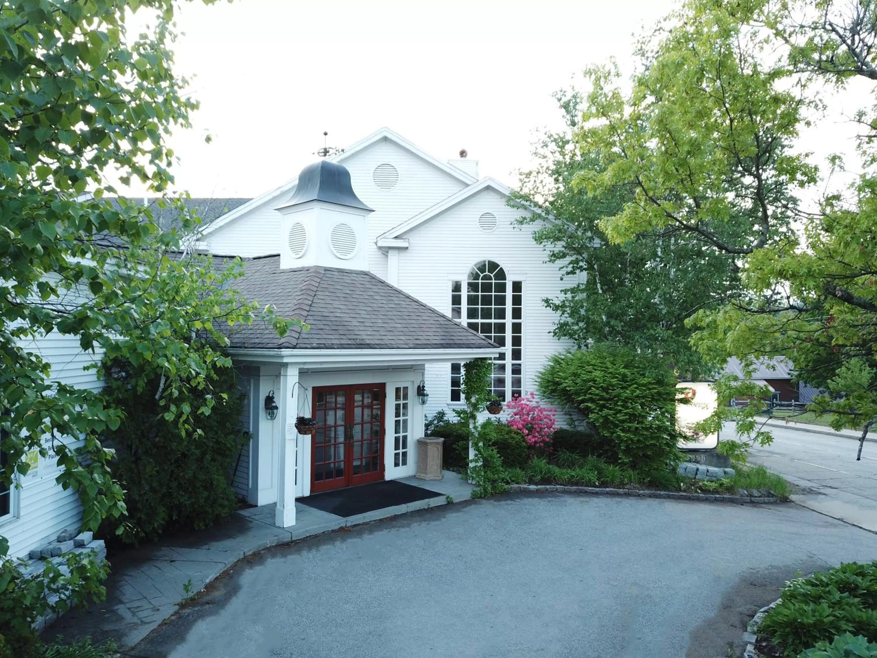 Property Building in Phoenix Inn Resort