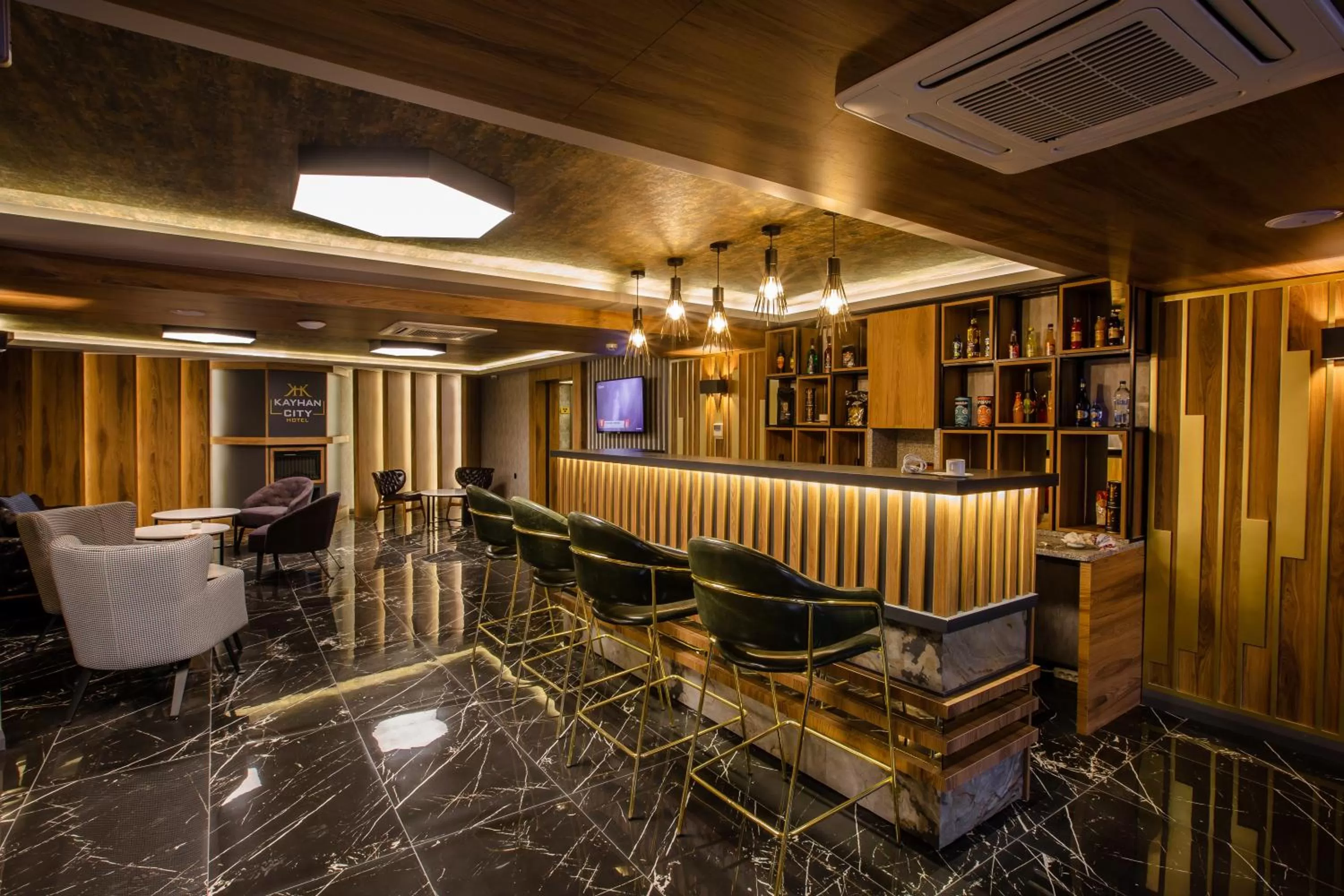 Lounge or bar in Kayhan City Hotel
