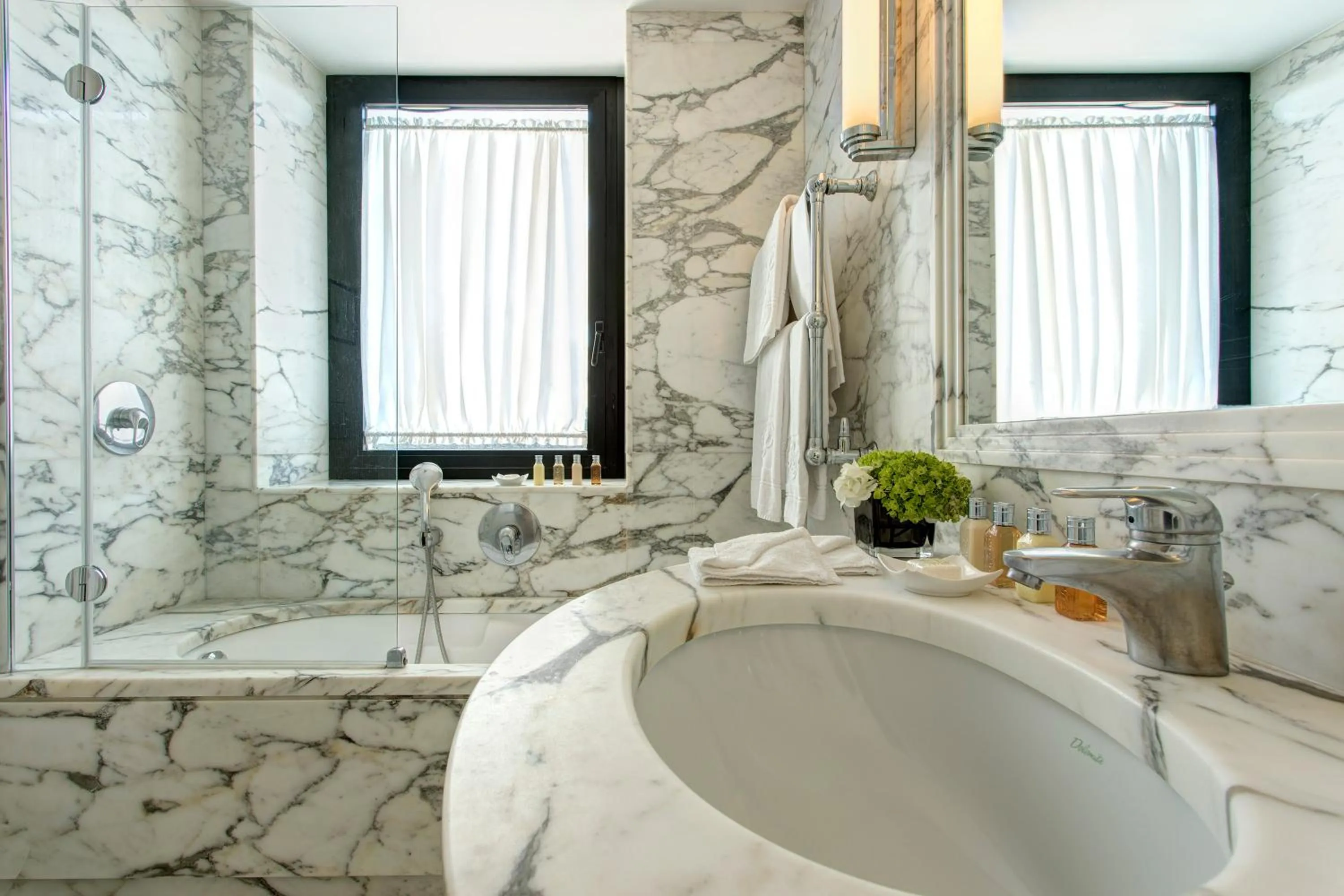 Bathroom in Hotel Lord Byron - Small Luxury Hotels of the World