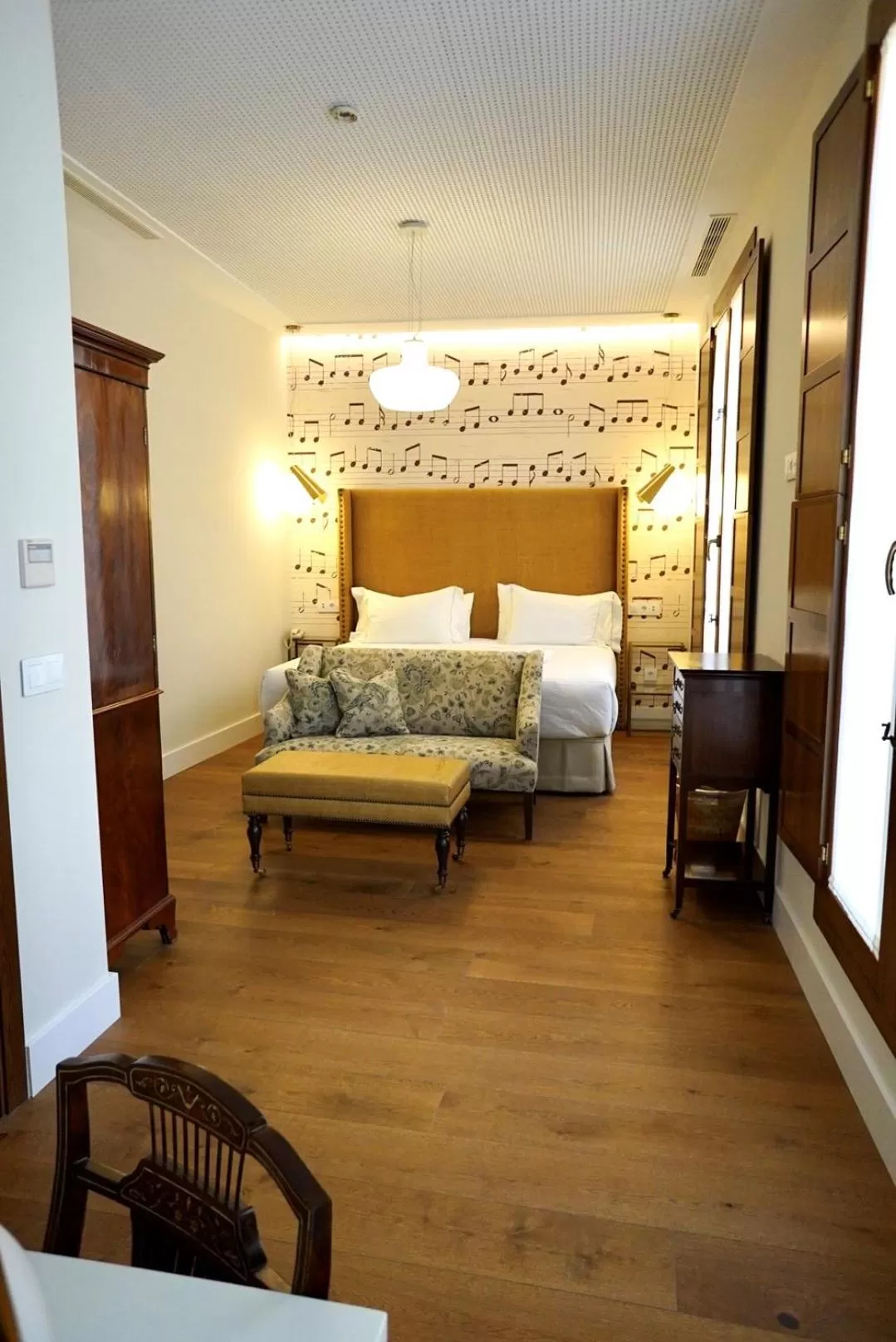 Photo of the whole room, Bed in Hotel Amadeus Sevilla